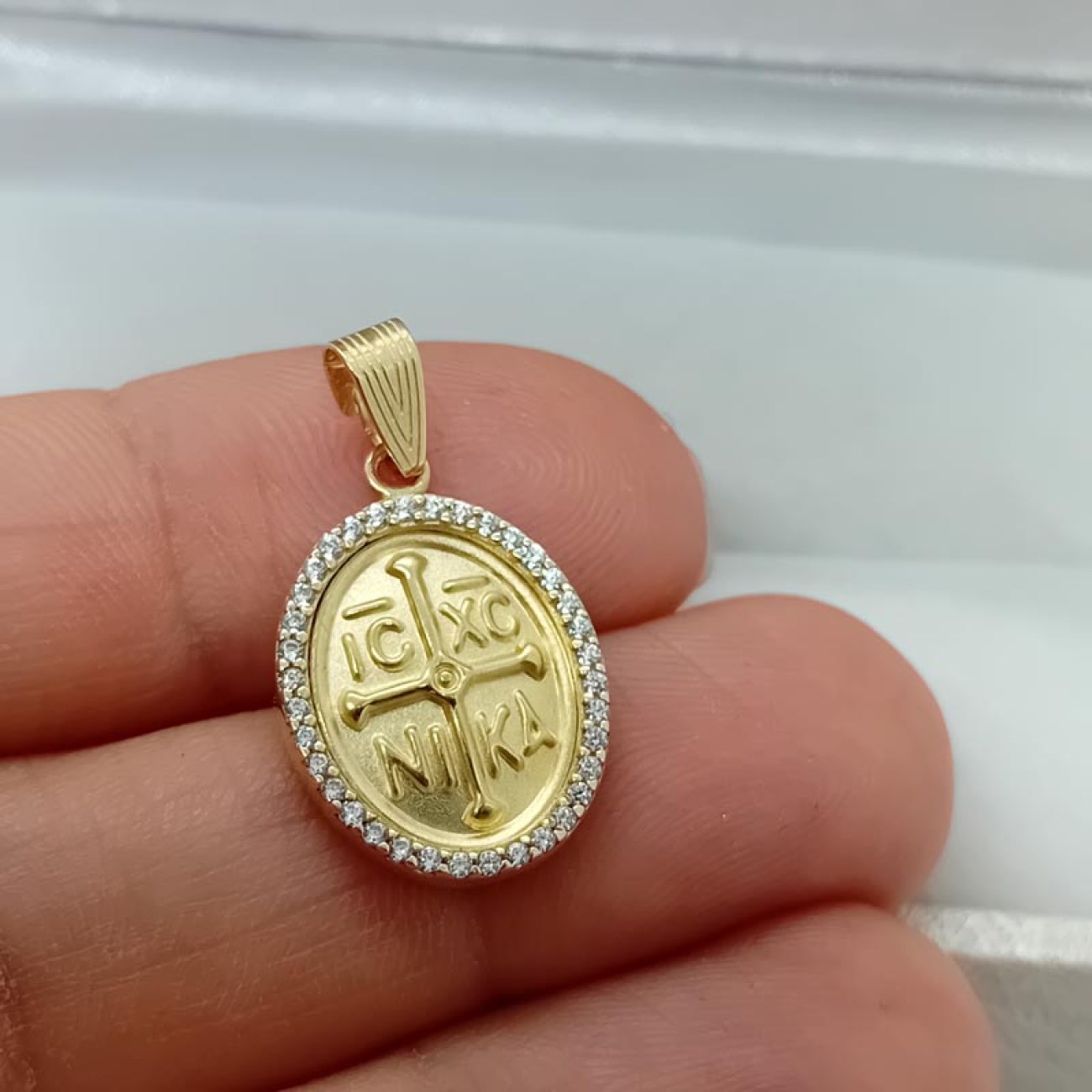 Μενταγιόν χρυσό ΙΗΣΟΥΣ ΧΡΙΣΤΟΣ ΝΙΚΑ Κ9