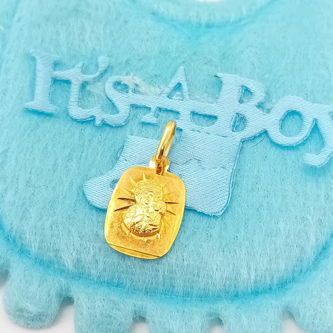 Χρυσό μενταγιόν Παναγίτσα Κ14