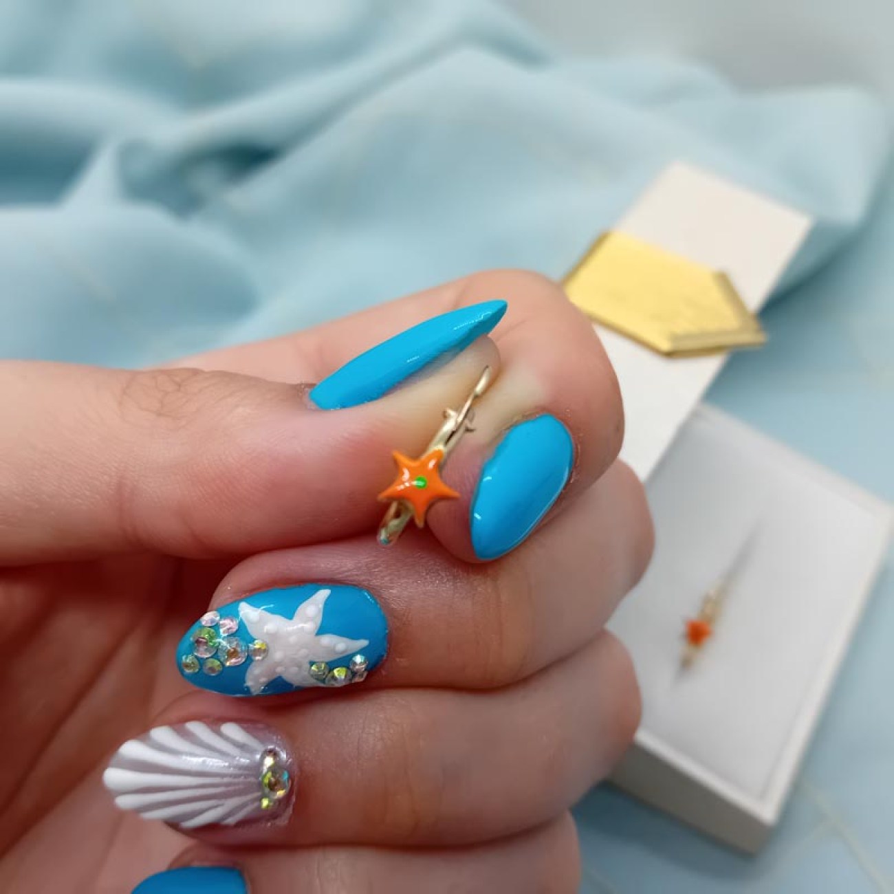 Χρυσά σκουλαρίκια αστεράκια κρίκοι Κ14