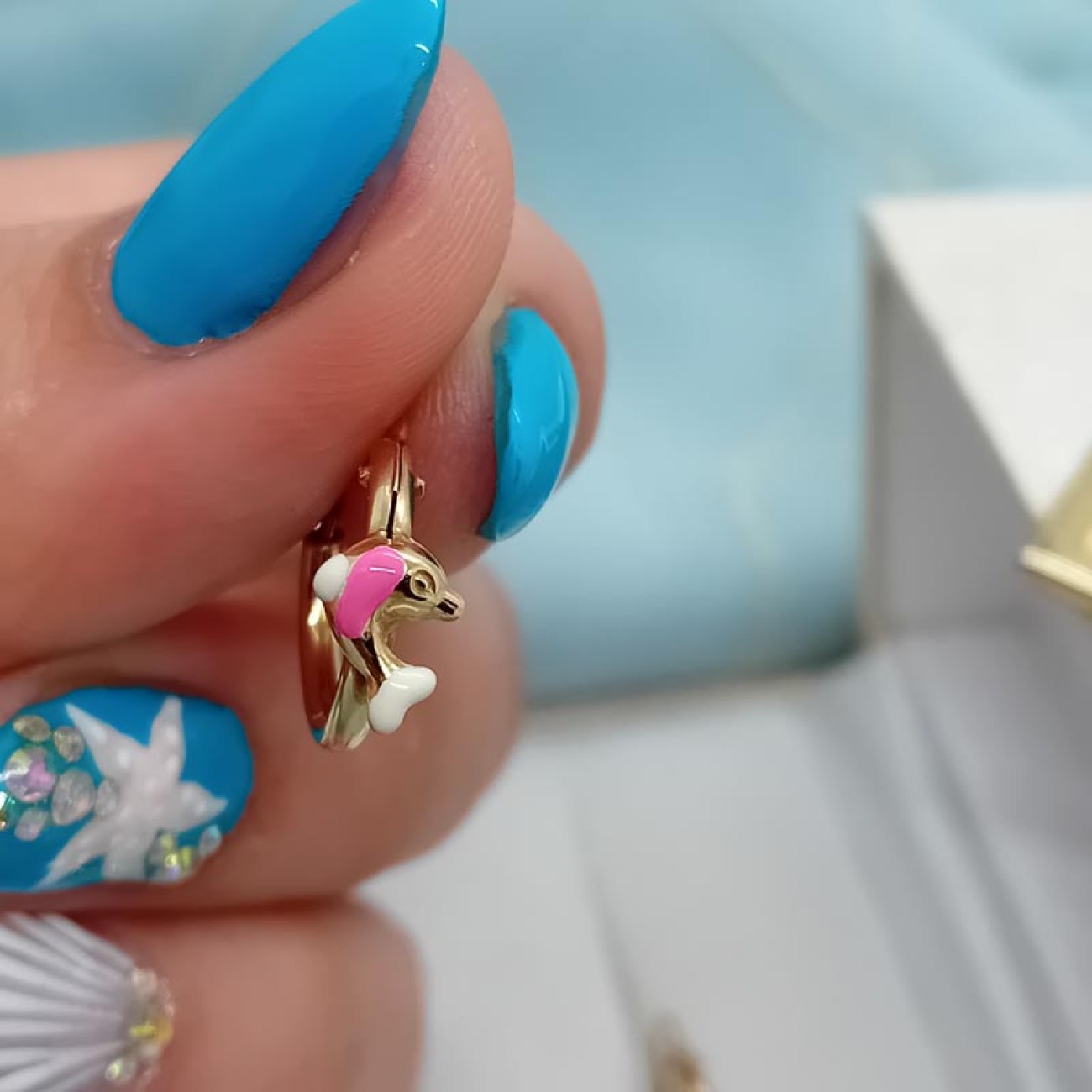 Χρυσά σκουλαρίκια ροζ δελφινάκια Κ14