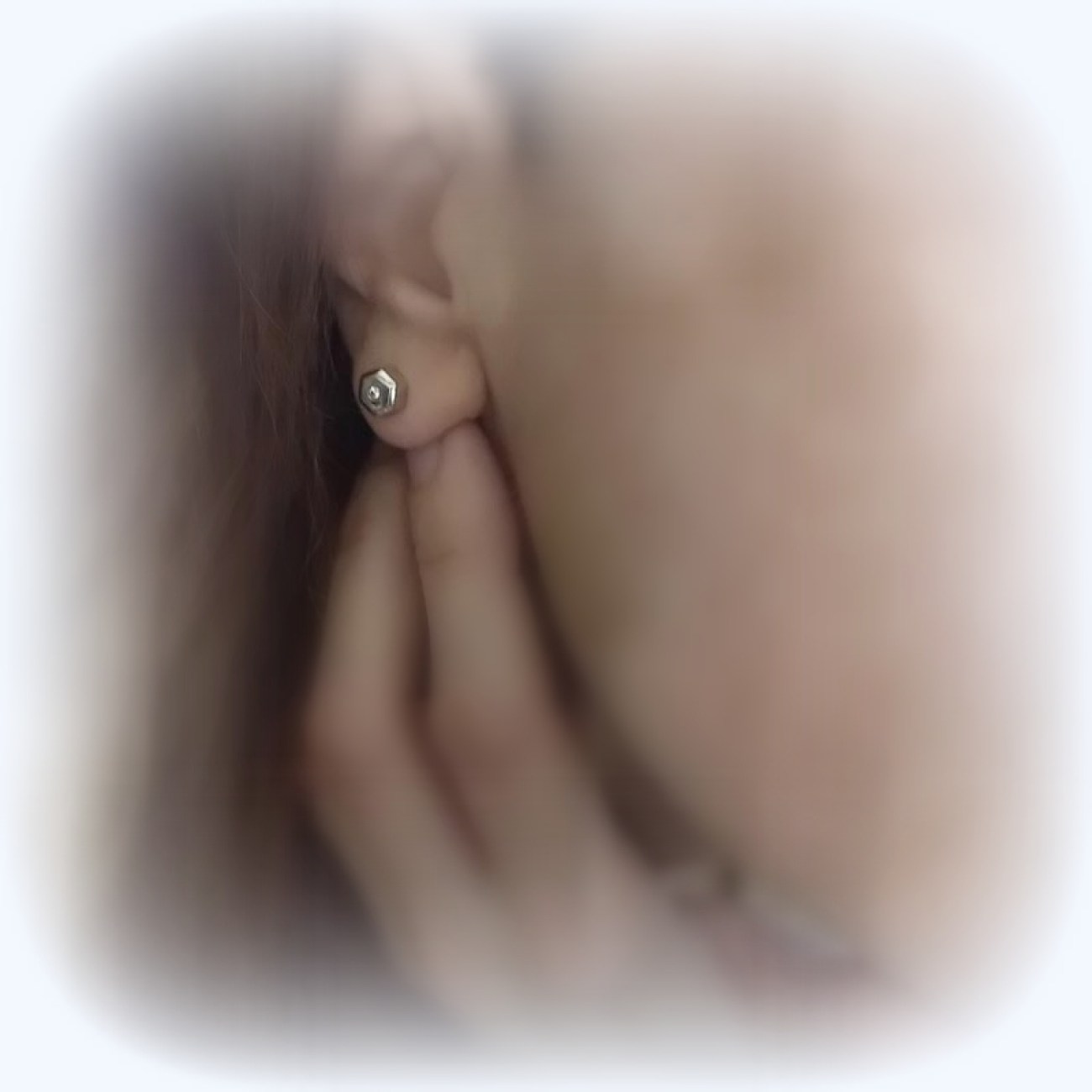 Λευκόχρυσα διακριτικά σκουλαρίκια Κ14