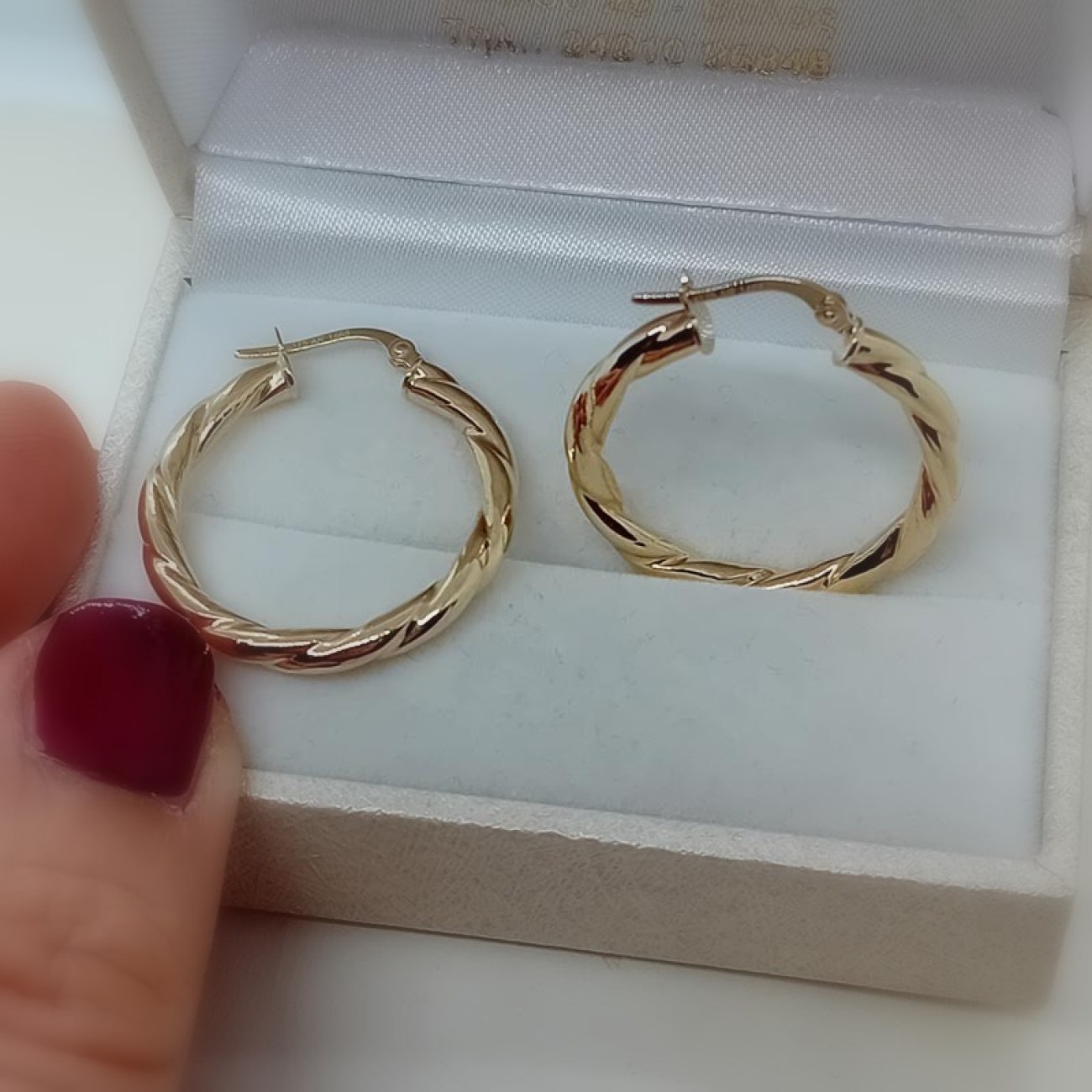 Κρίκοι "στριφτοί" χρυσοί Κ9