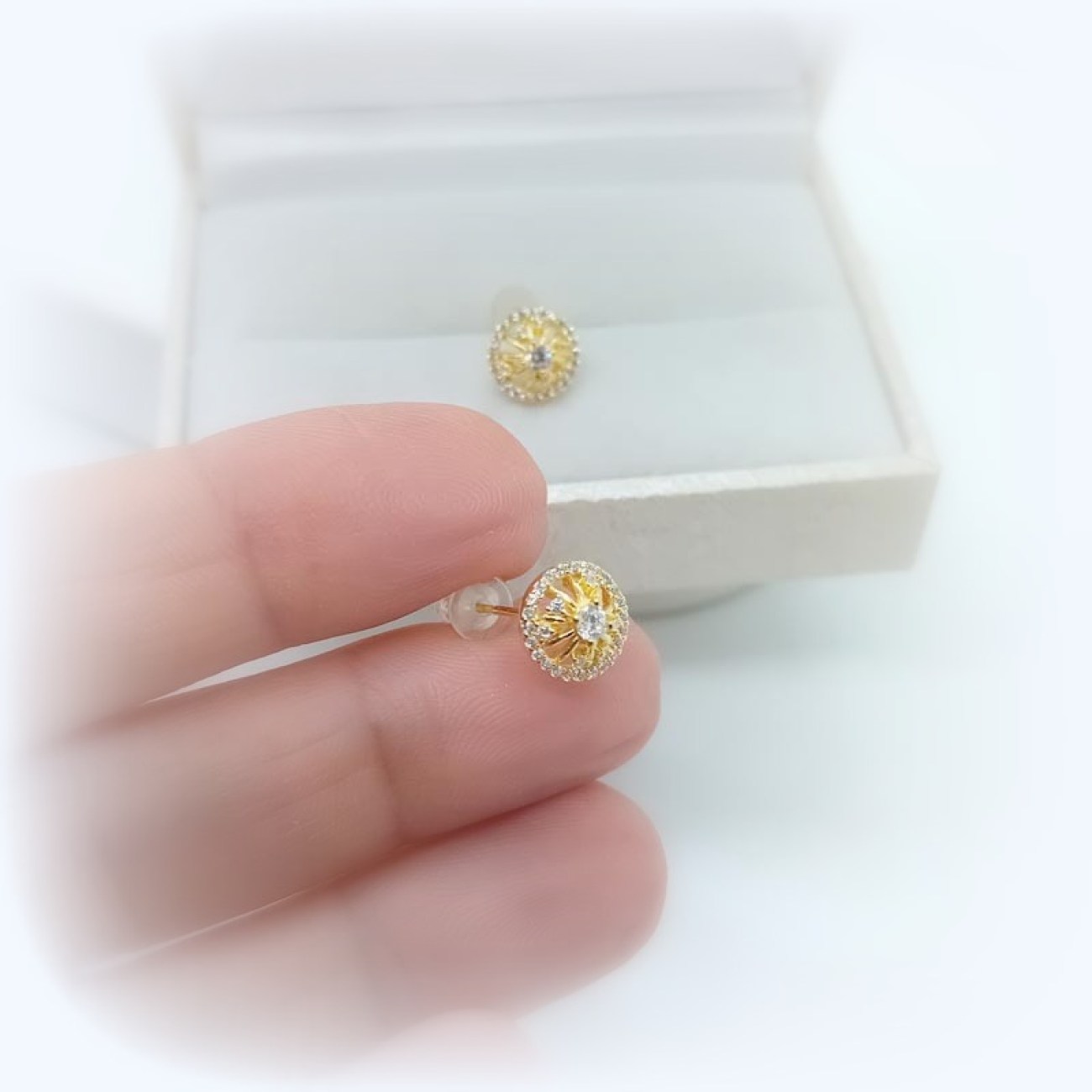 Σκουλαρίκια στρογγυλά κουμπωτά με ζιργκόν