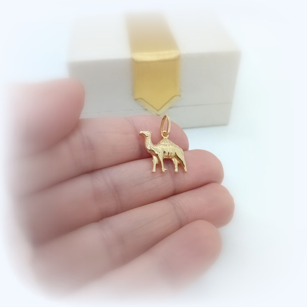 Χρυσό μενταγιόν CAMEL K14