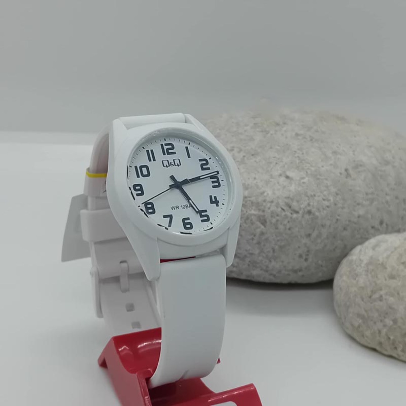 Λευκό ρολόι Q&Q unisex αδιάβροχο