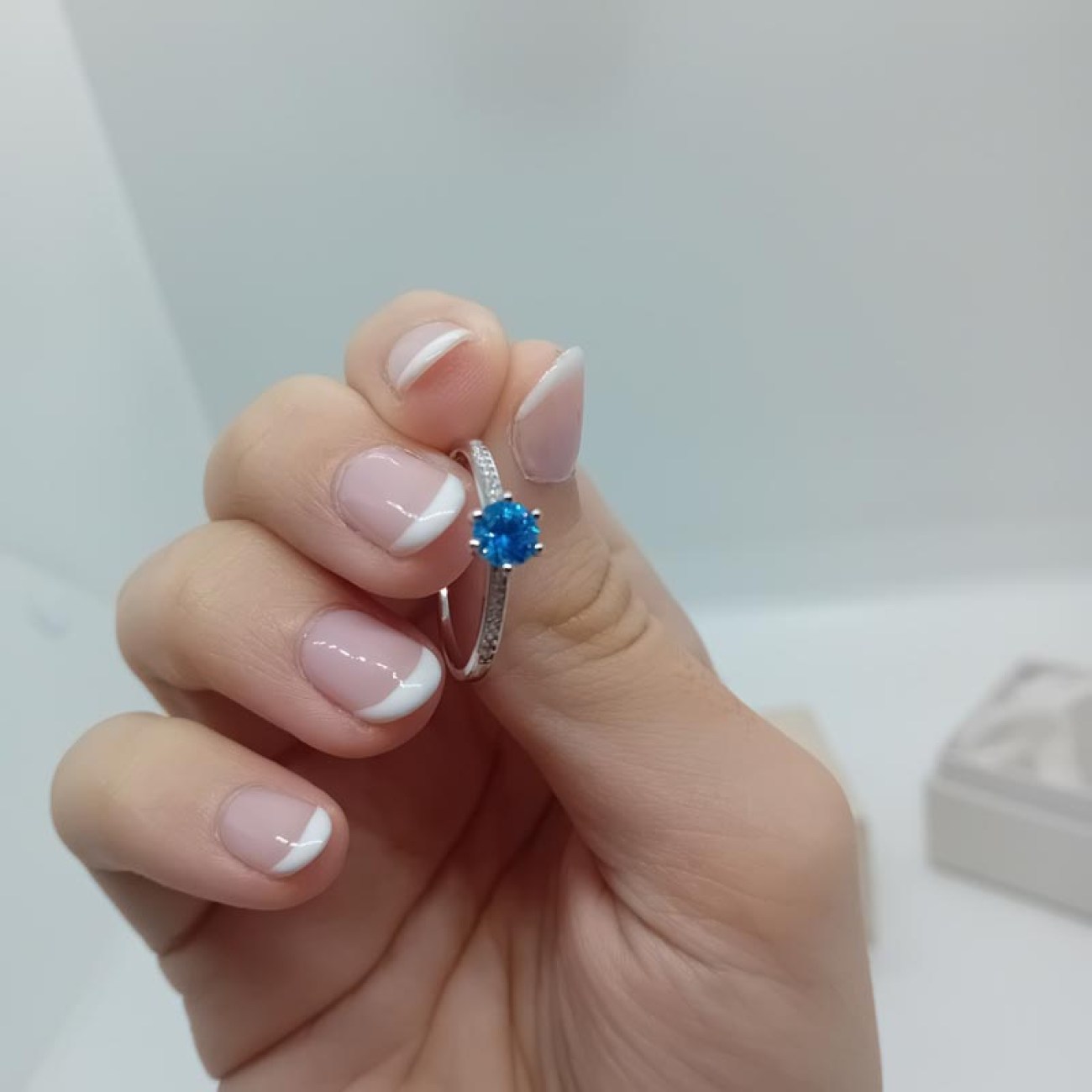 ΑΣΗΜΕΝΙΟ ΔΑΧΤΥΛΙΔΙ μπλε πέτρα 