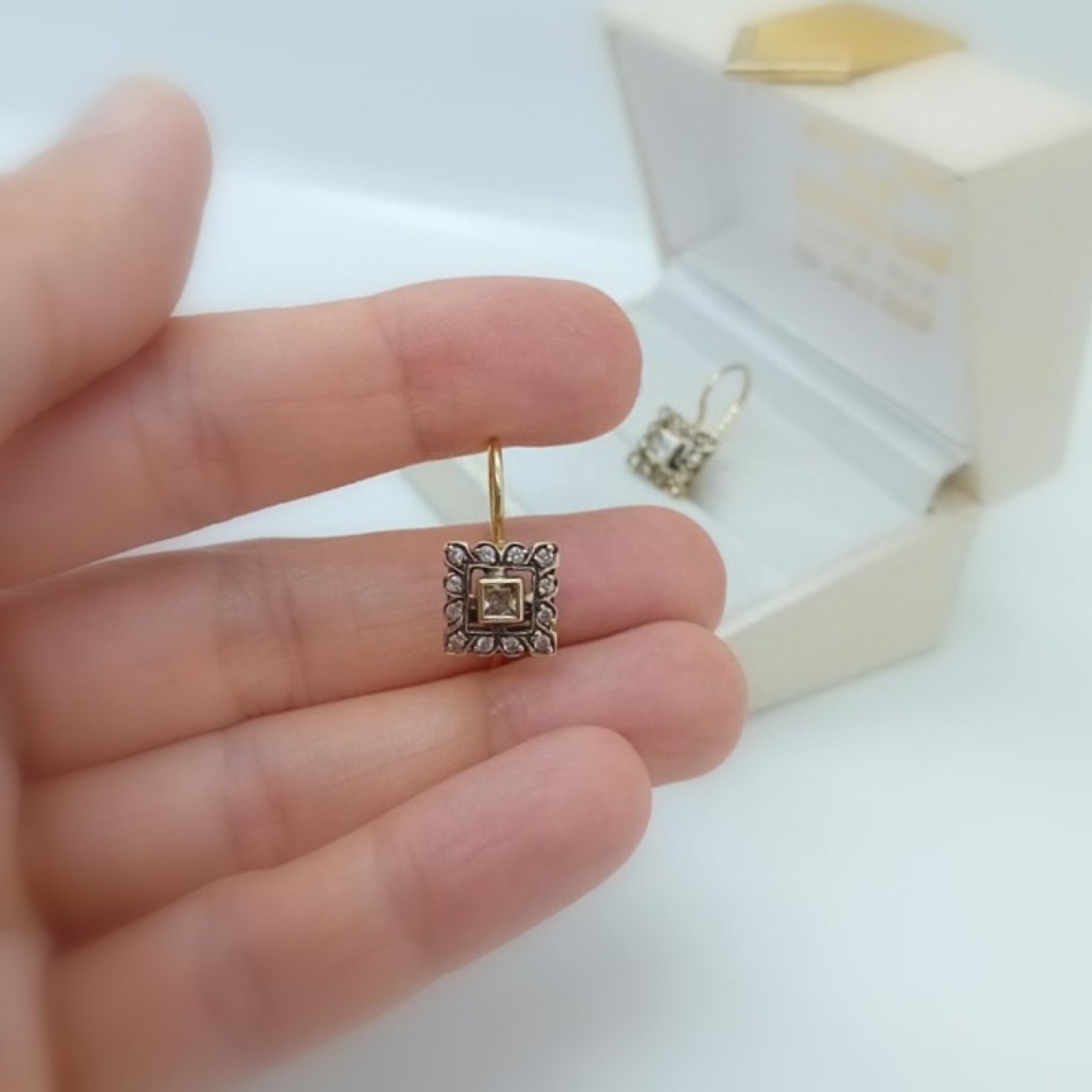 2dc698d2-6039-4b23-93e9-c80843e04415