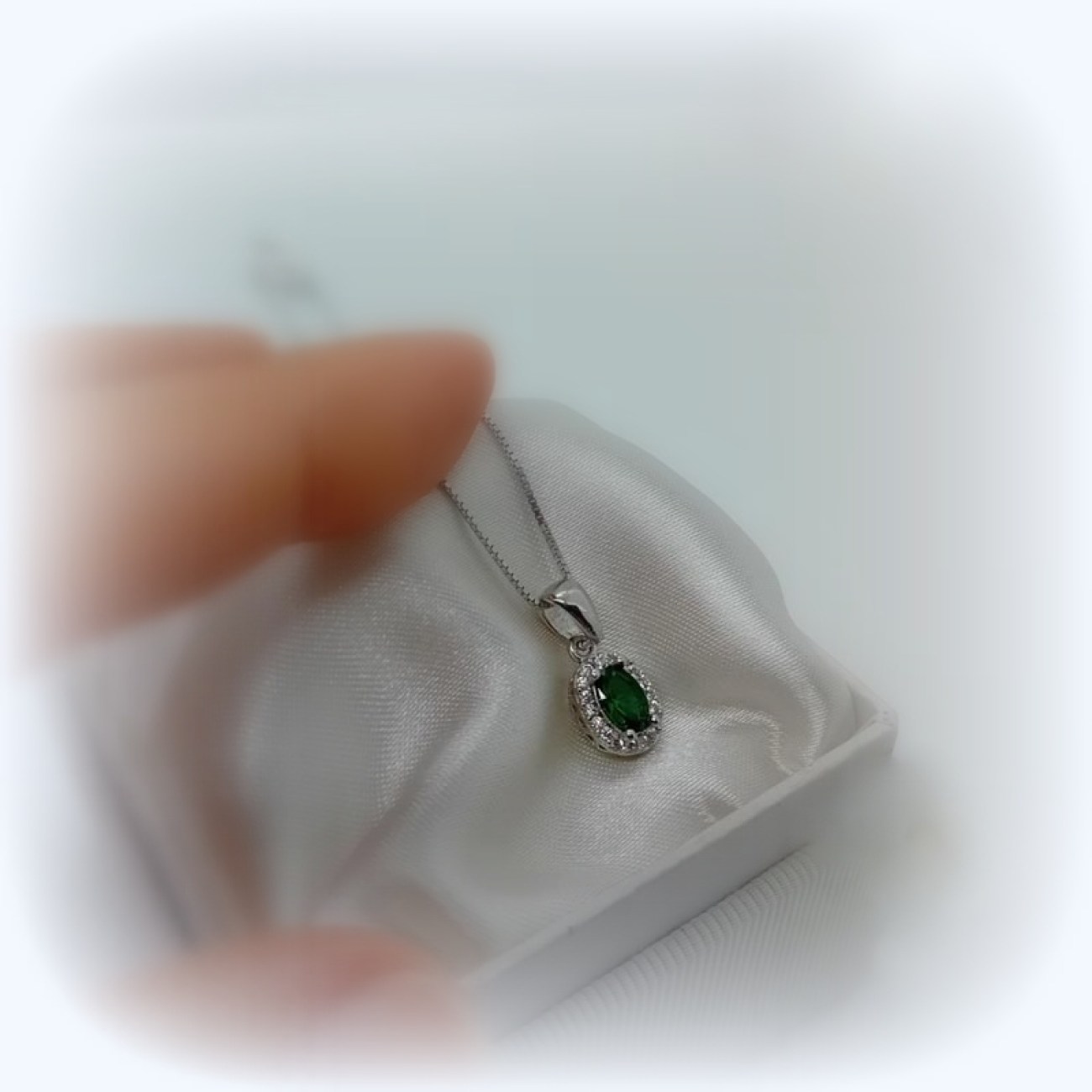 Κολιέ με πράσινη πέτρα ζιργκόν ΑΣΗΜΙ 925