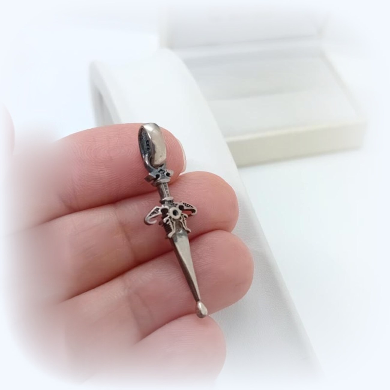 Μενταγιόν ΜΕΣΑΙΩΝΙΚΟ ΣΠΑΘΙ ασήμι "καπνισμένο"