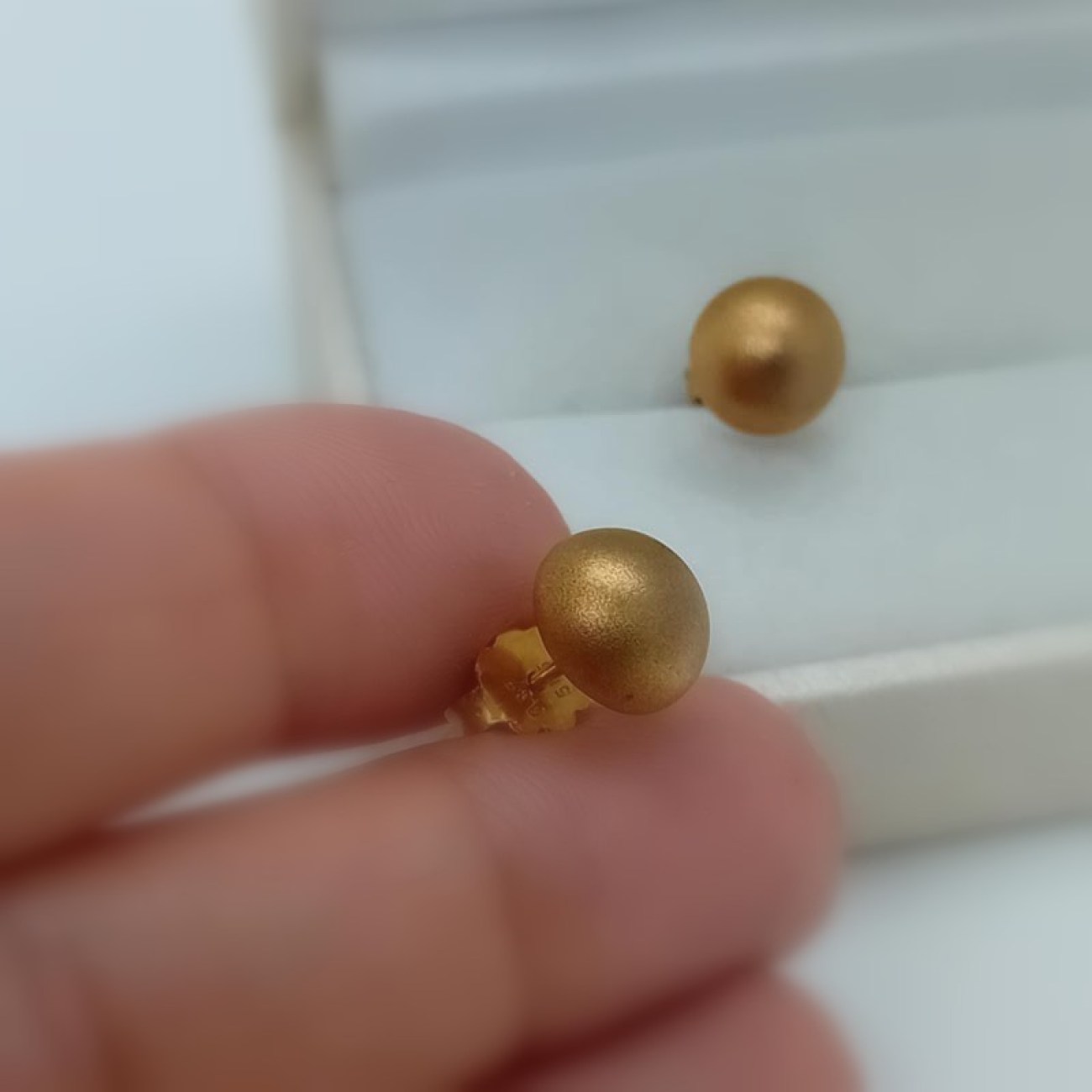 Σκουλαρίκια μεγάλες μπίλιες ματ χρυσές Κ4 