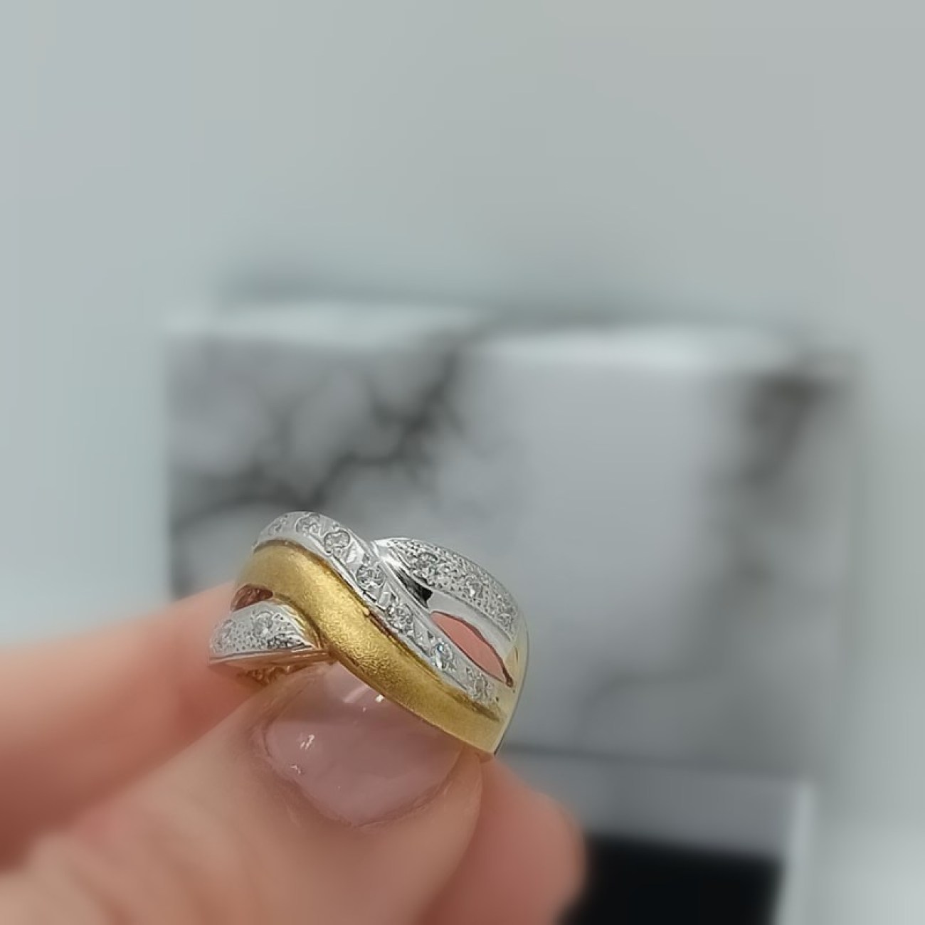 3ac971e7-b6d3-40bc-bb9d-bb367343d555