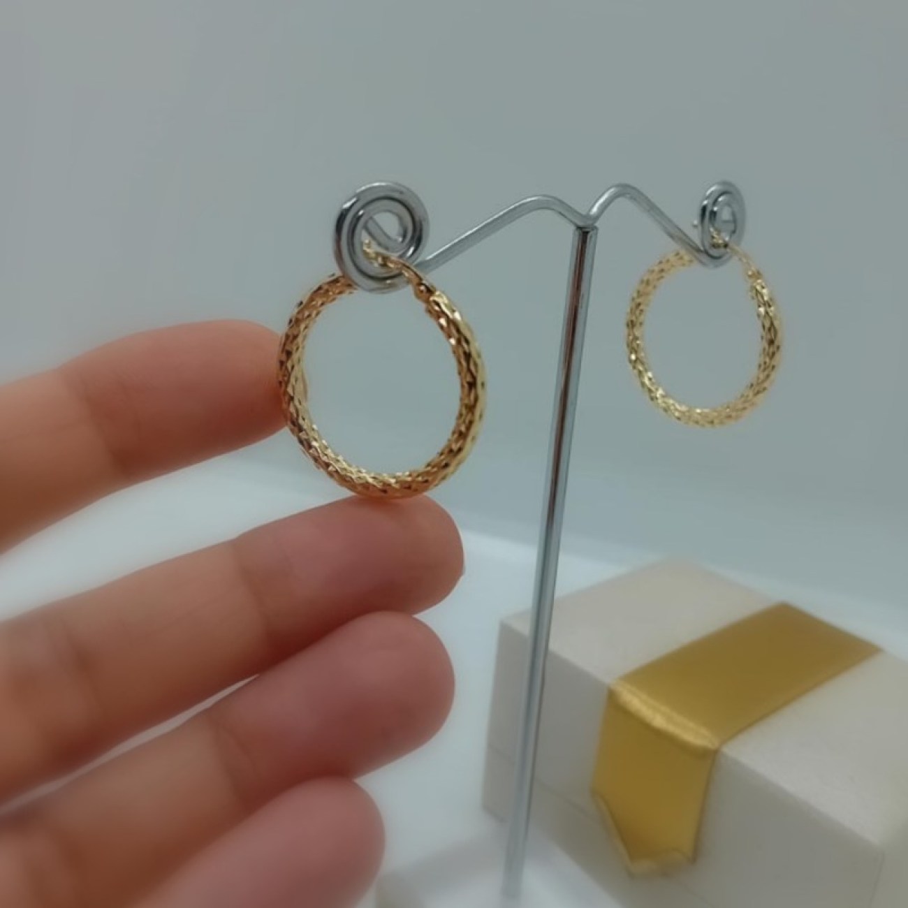 3e09fd93-8ddc-4ae5-8c9d-08a13b4cf00891