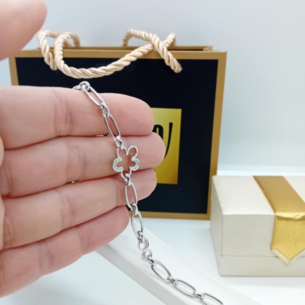 44de0ecb-70dc-4707-8adf-c7aad5c67bec