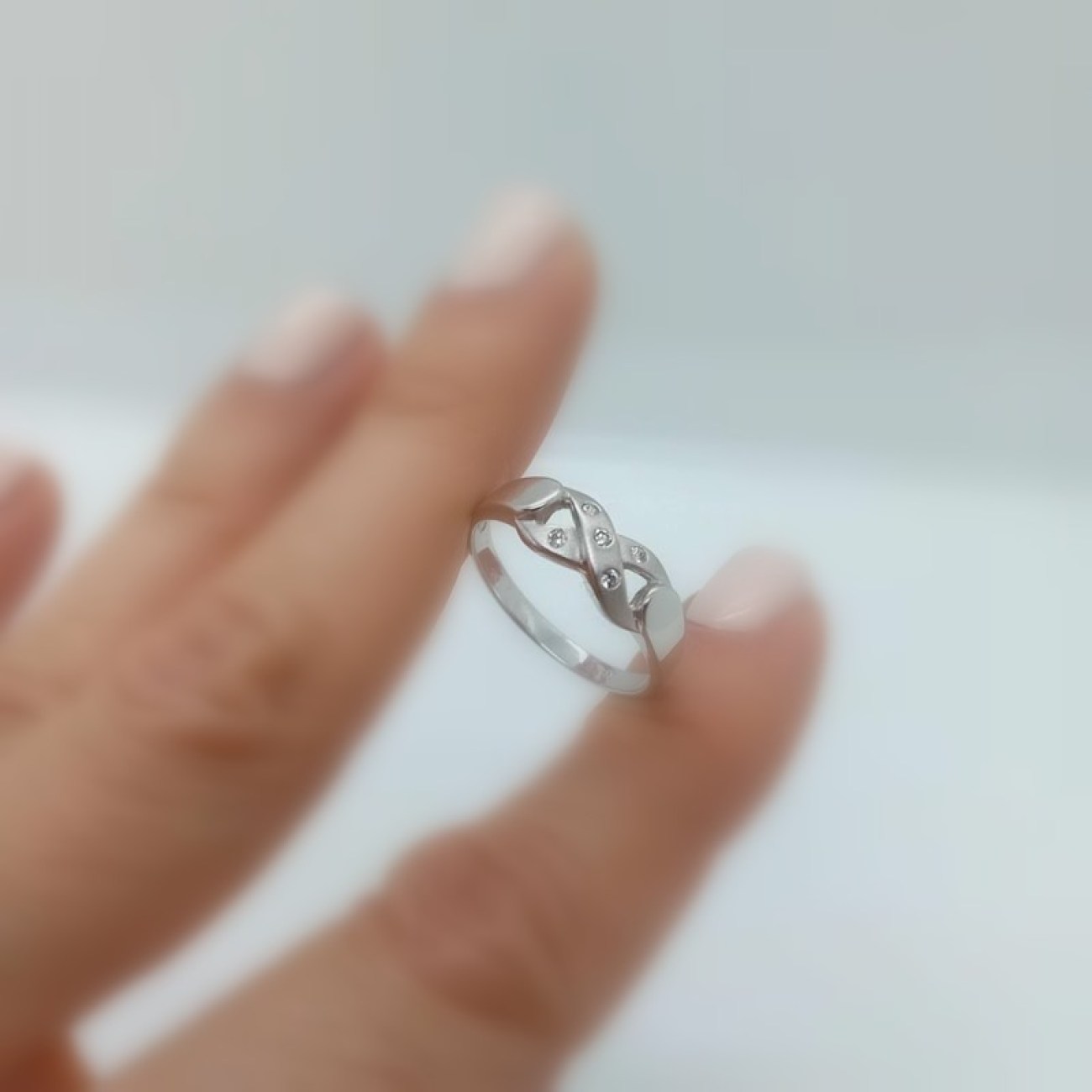 Λευκόχρυσο δαχτυλίδι Κ14 ribbon