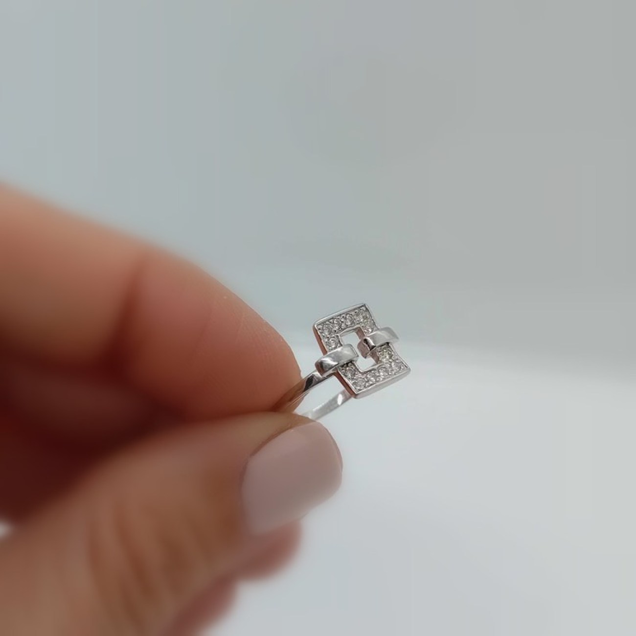 Λευκόχρυσο Κ14 δαχτυλίδι με λευκά ζιργκόν