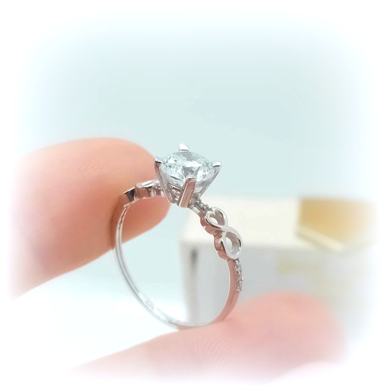 Δαχτυλίδι λευκόχρυσο ζιργκόν & ΑΠΕΙΡΟ