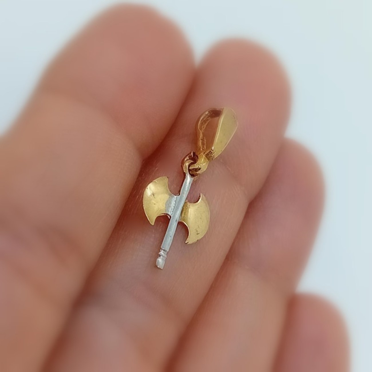 Χρυσό μενταγιόν Κ14 διπλός πέλεκυς