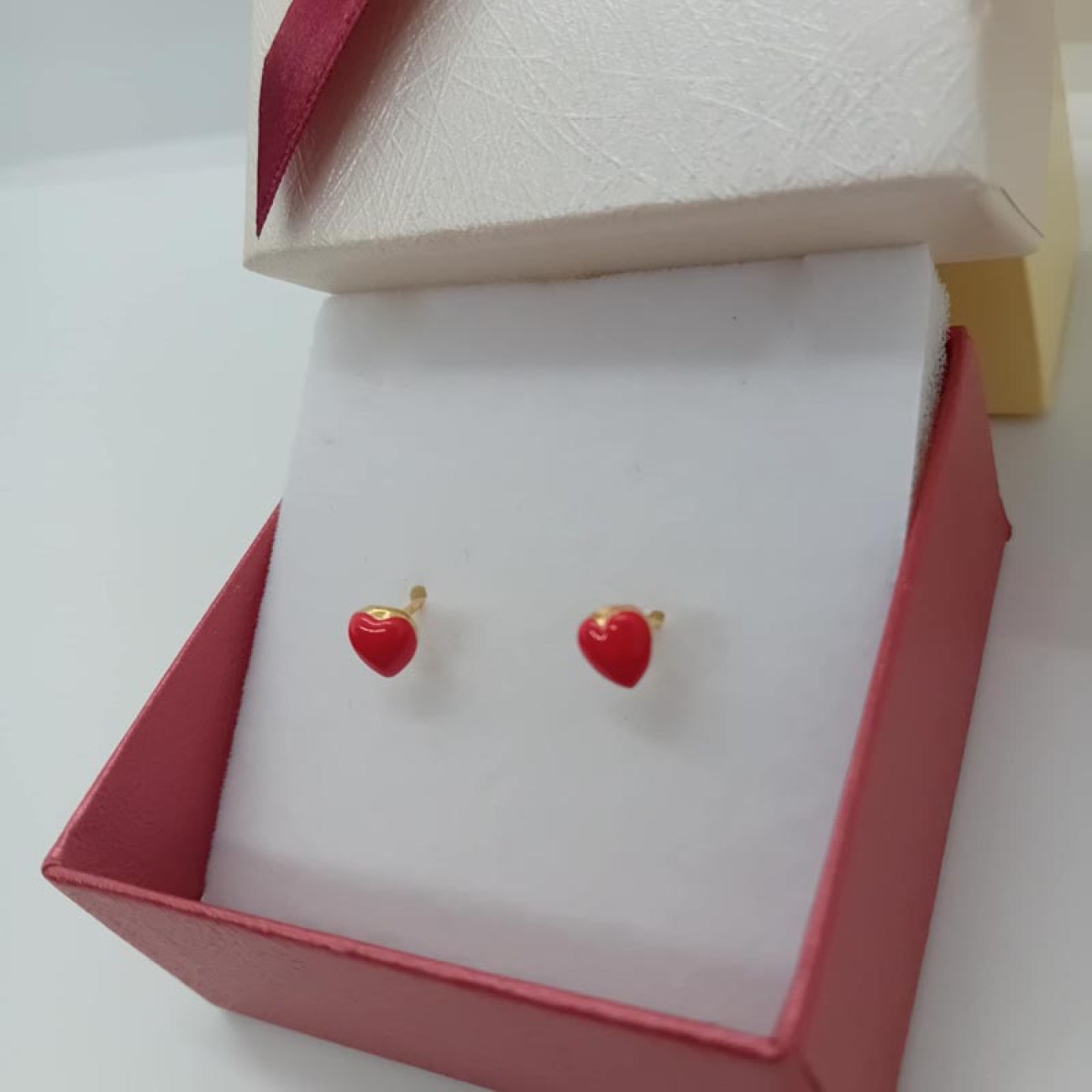 Χρυσά Κ14 καρφωτά σκουλαρίκια κόκκινη καρδιά