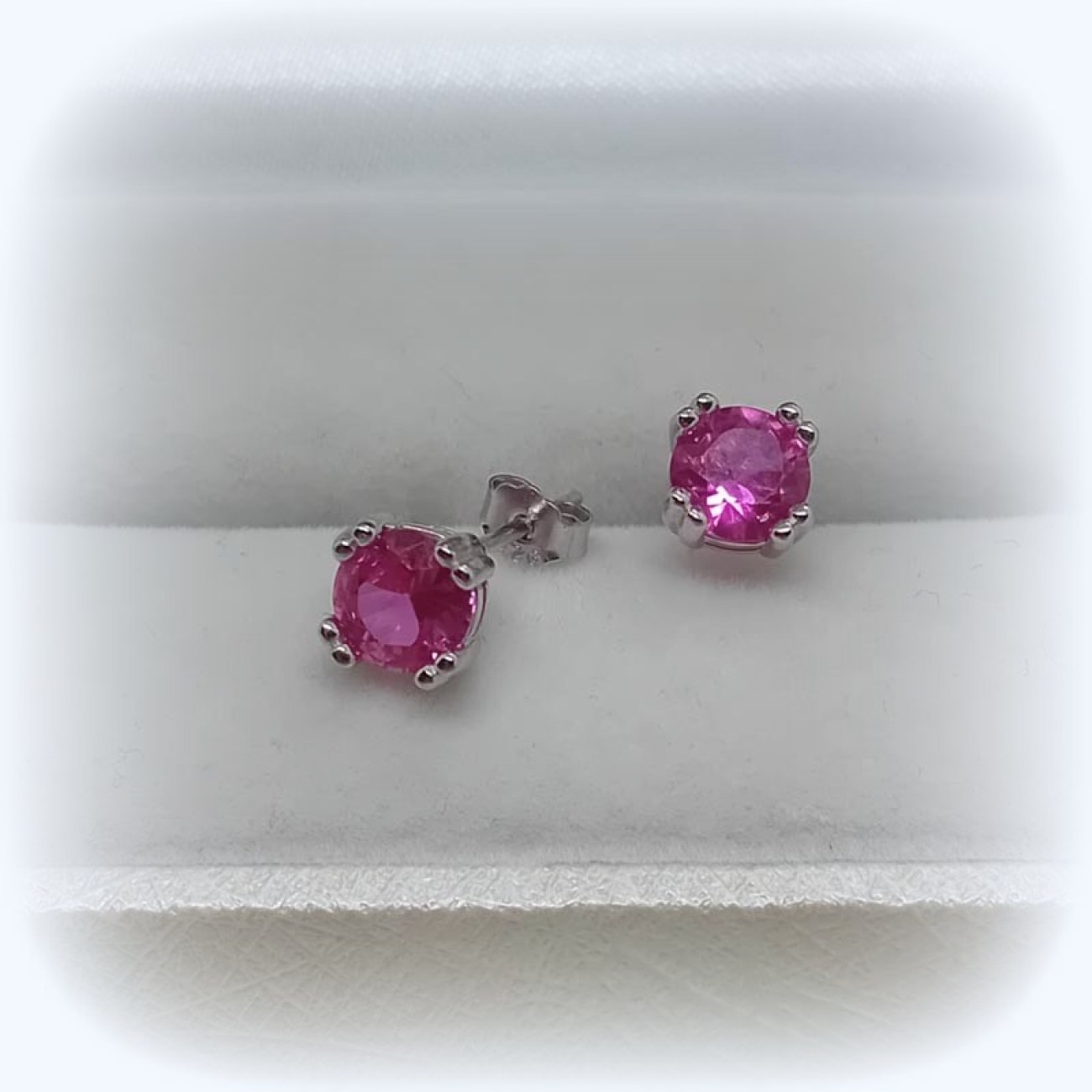 5996dbb4-8267-4b8f-9ede-b33fbf155979