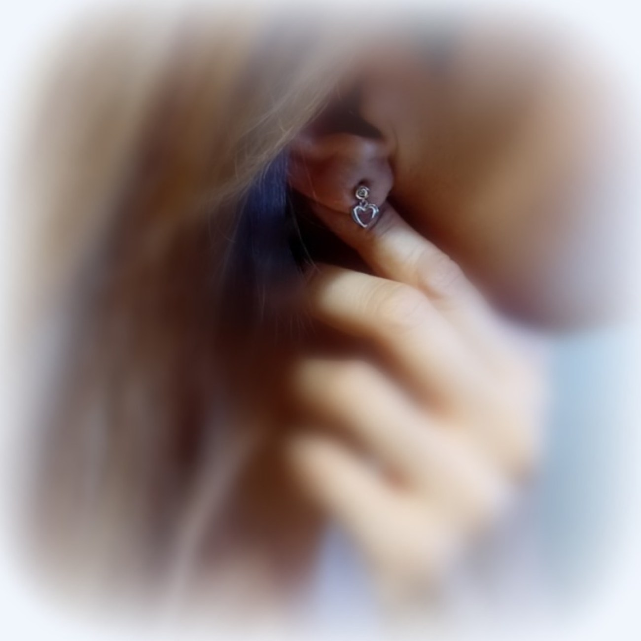 Σκουλαρίκια λευκόχρυσα ΚΑΡΔΙΕΣ Κ14 ζιργκόν