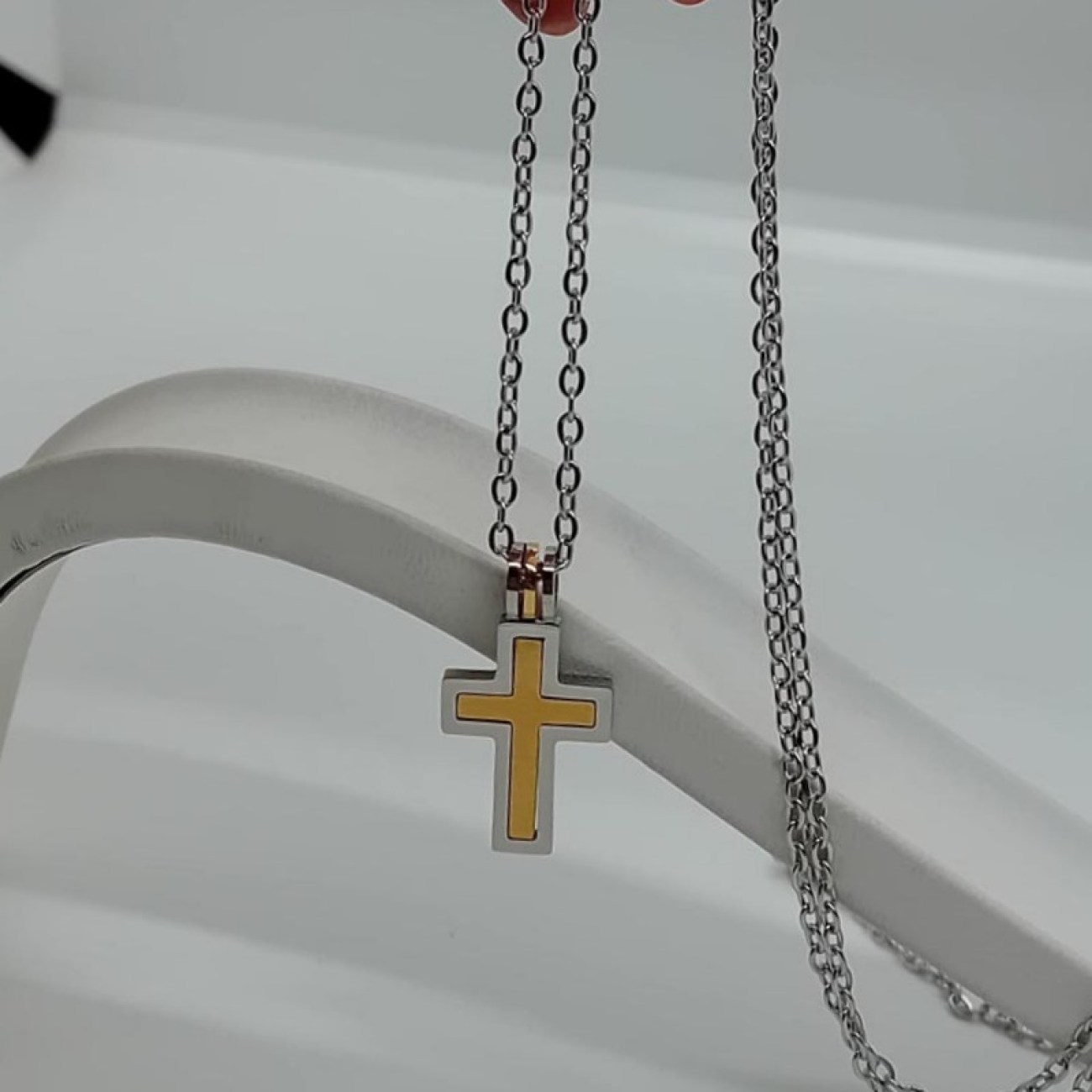 Σταυρός ατσάλι χρυσαφί-ασημί με αλυσίδα