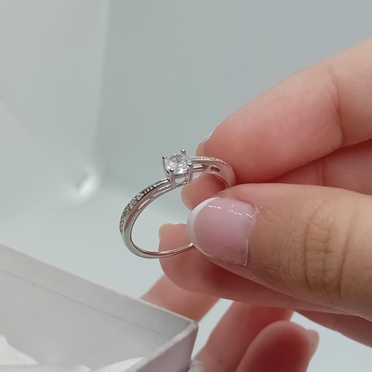 ΑΣΗΜΕΝΙΟ ΔΑΧΤΥΛΙΔΙ μονόπετρο