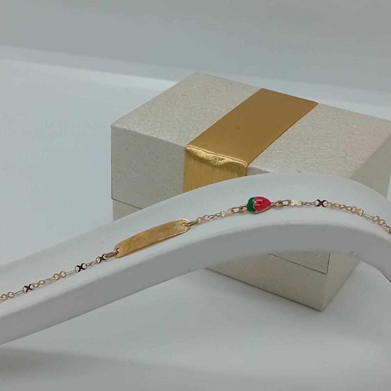 Χρυσή ταυτότητα Κ9 φραουλίτσα