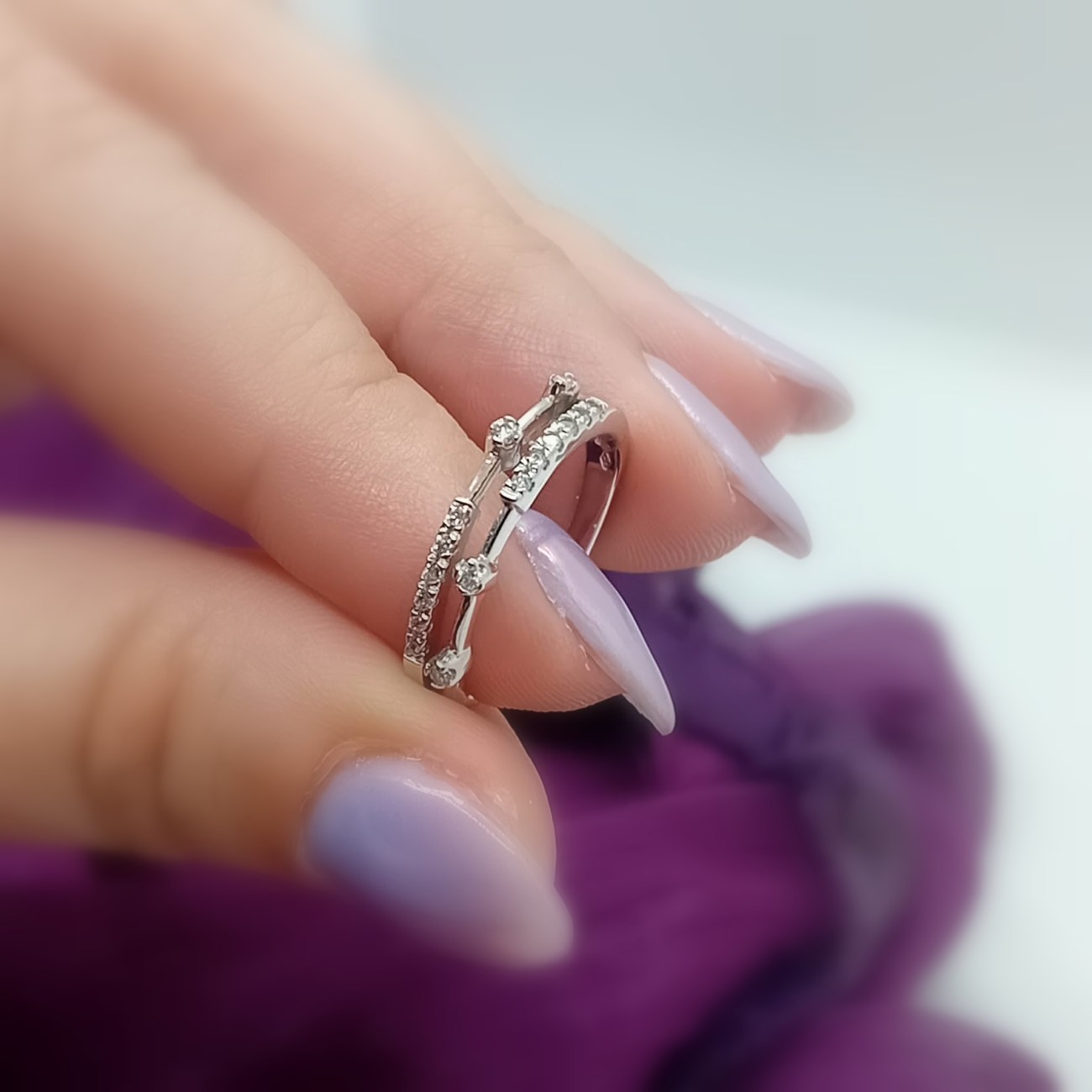 Λευκόχρυσο δαχτυλίδι "σειρέ" Κ14 λευκά ζιργκόν