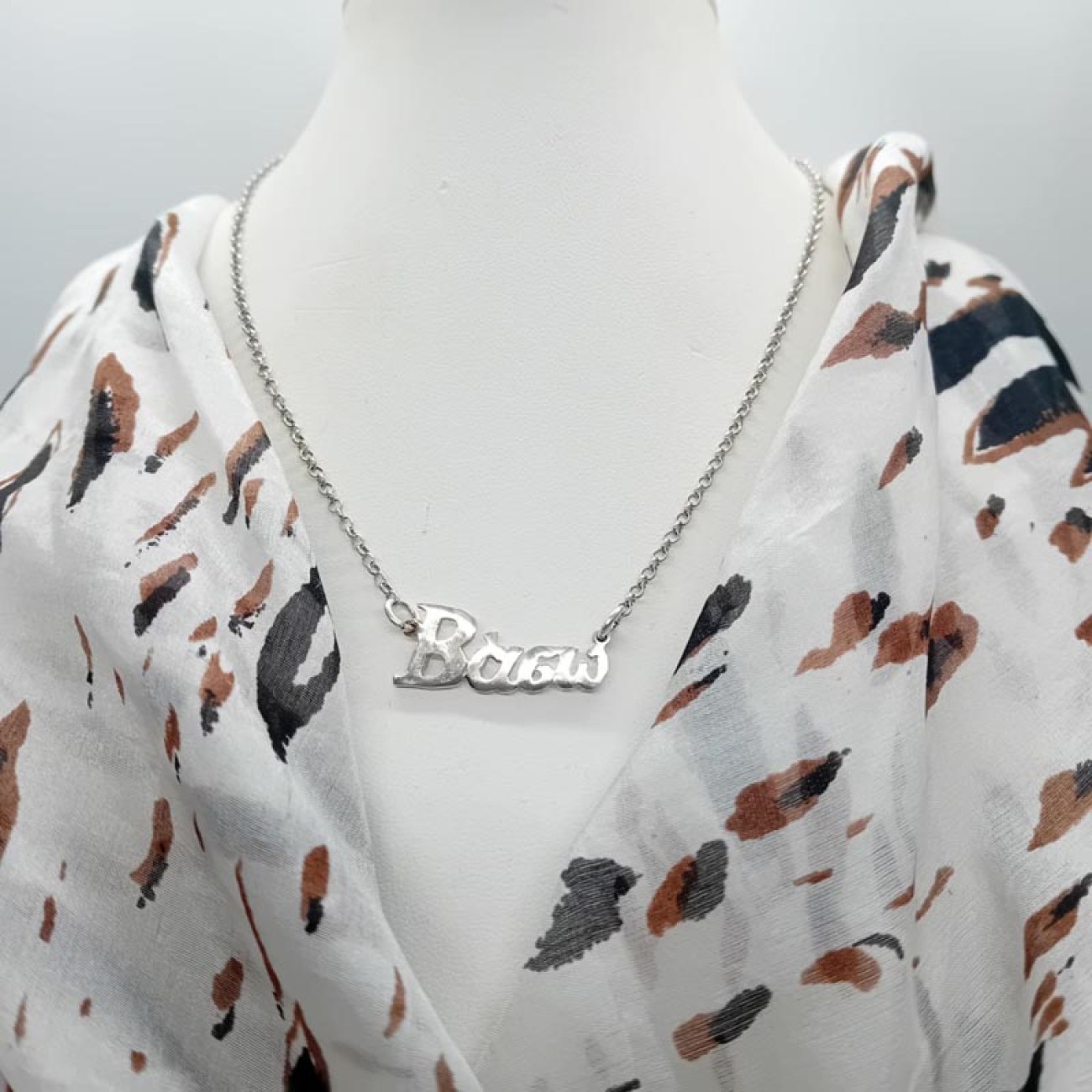 Ασημένιο κολιέ τσόκερ με όνομα  " Βάσω "