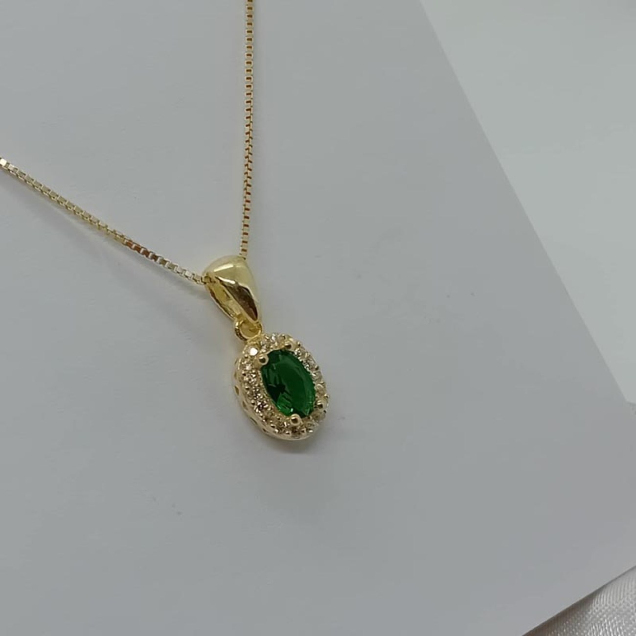 ΚΟΛΙΕ επιχρυσωμένο ασήμι με πράσινη πέτρα ζιργκόν