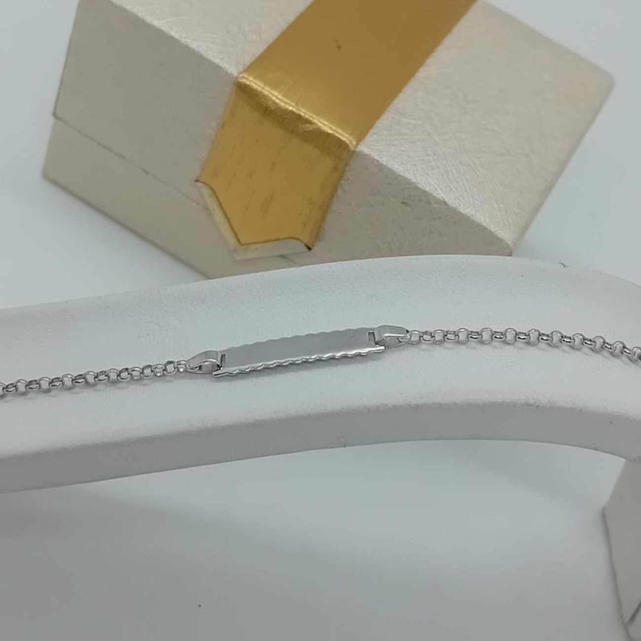 Λευκόχρυση ταυτότητα Κ14