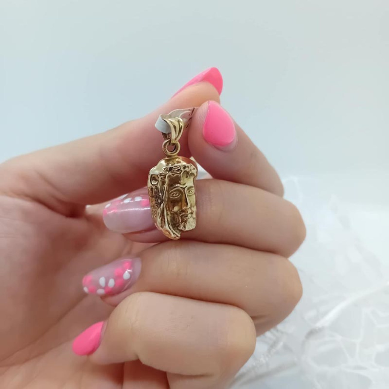 Χρυσό μενταγιόν Ιησούς K14