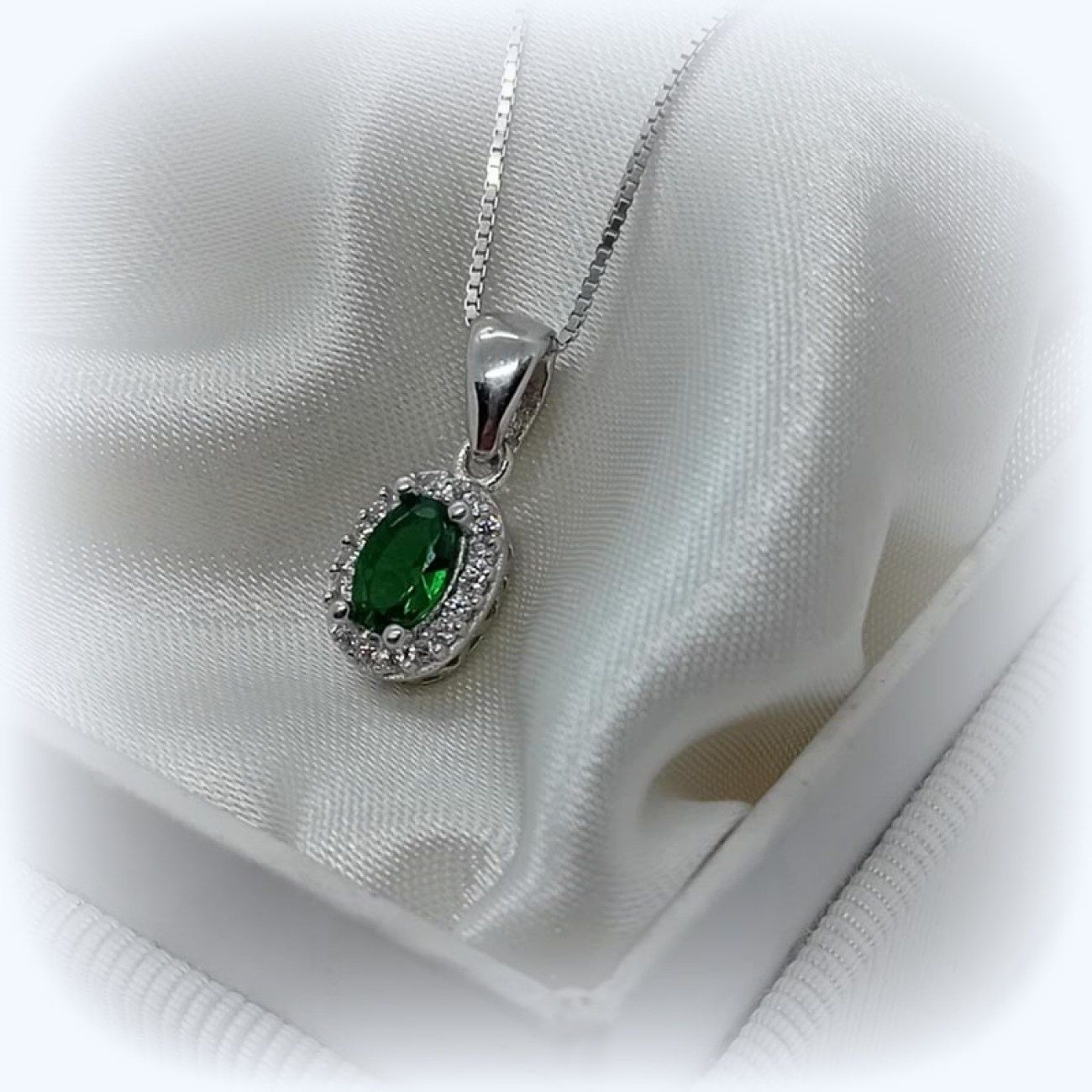 Κολιέ με πράσινη πέτρα ζιργκόν ΑΣΗΜΙ 925