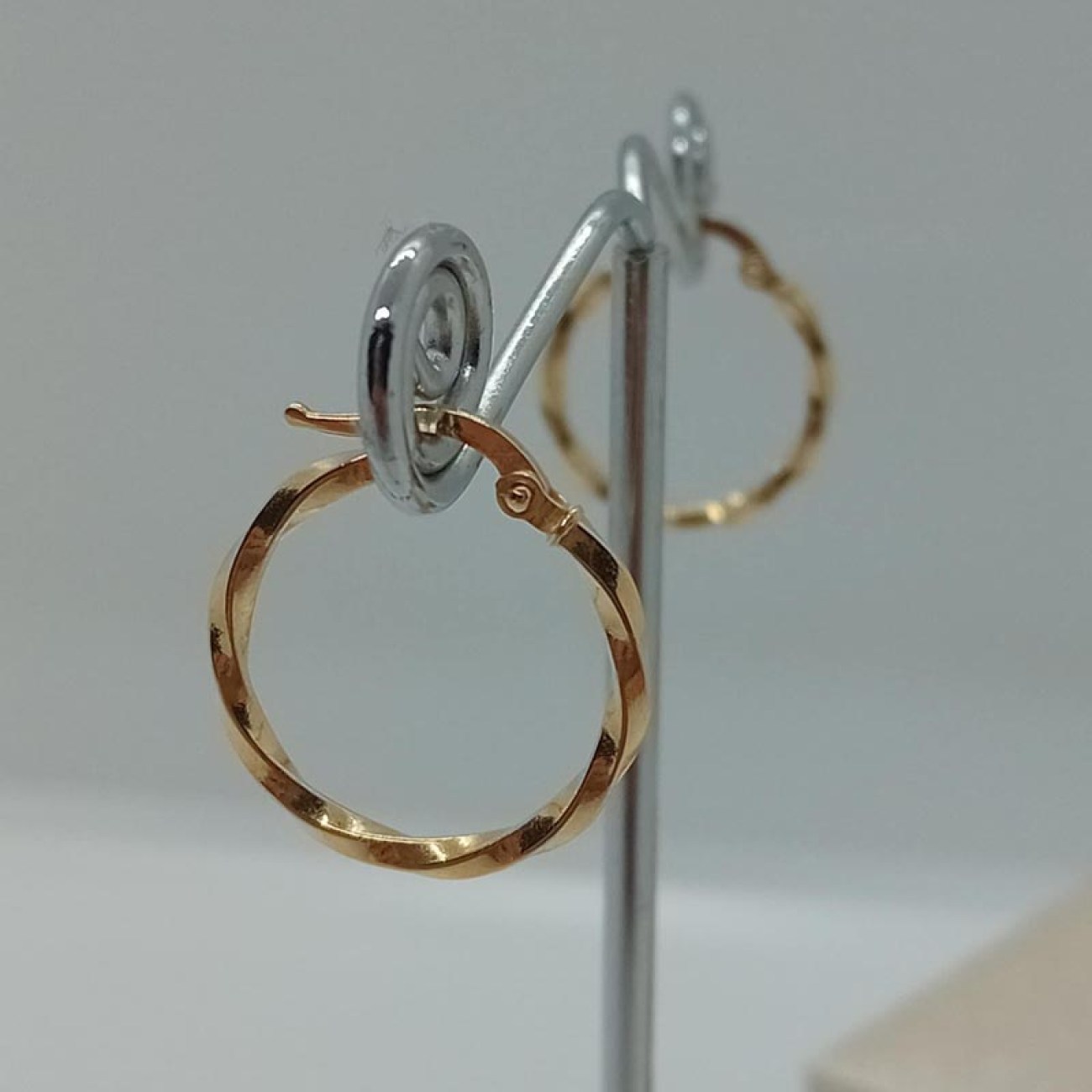 Σκουλαρίκια χρυσά Κ4 ΚΡΙΚΟΙ "στριφτοί"