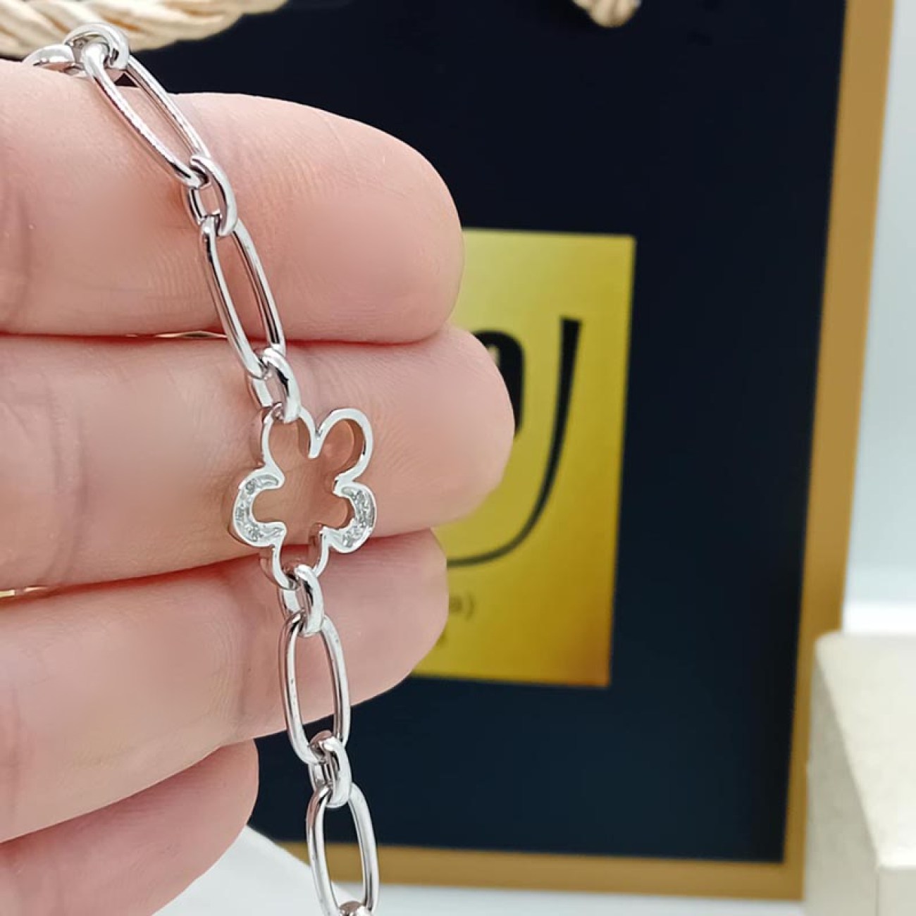 7edba29d-9d53-4ba5-bab4-f8349a99ab89