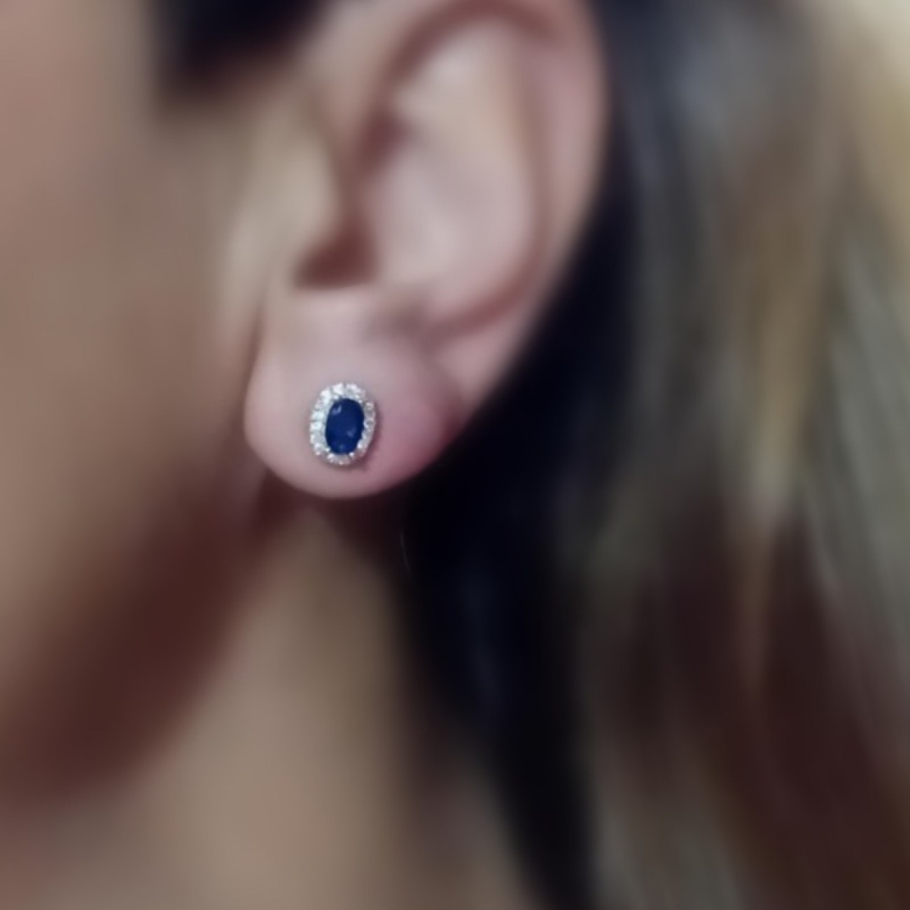 Σκουλαρίκια κουμπωτά σκούρο μπλε ζιργκόν