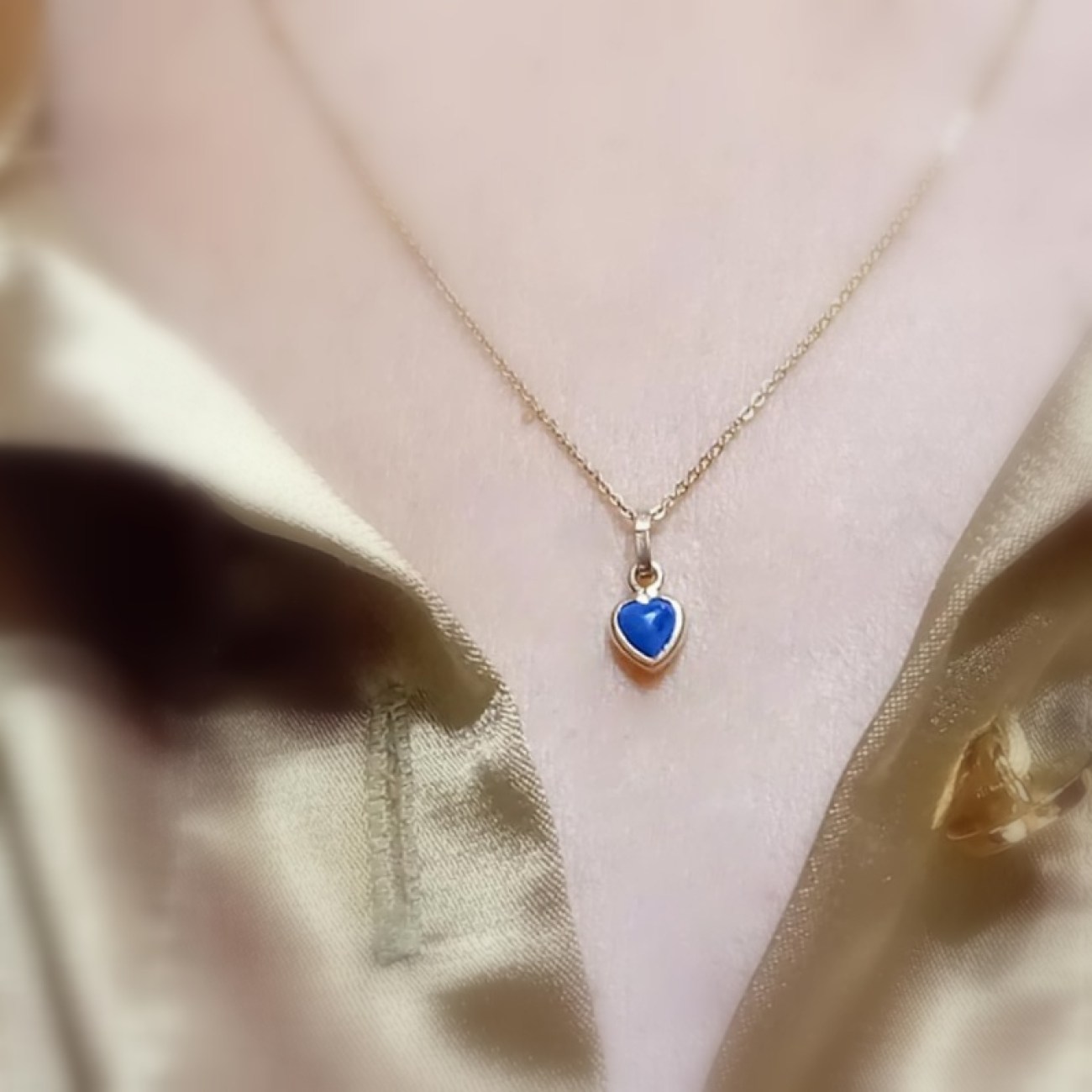 Χρυσό κολιέ K9 καρδιά λάπις λάζουλι