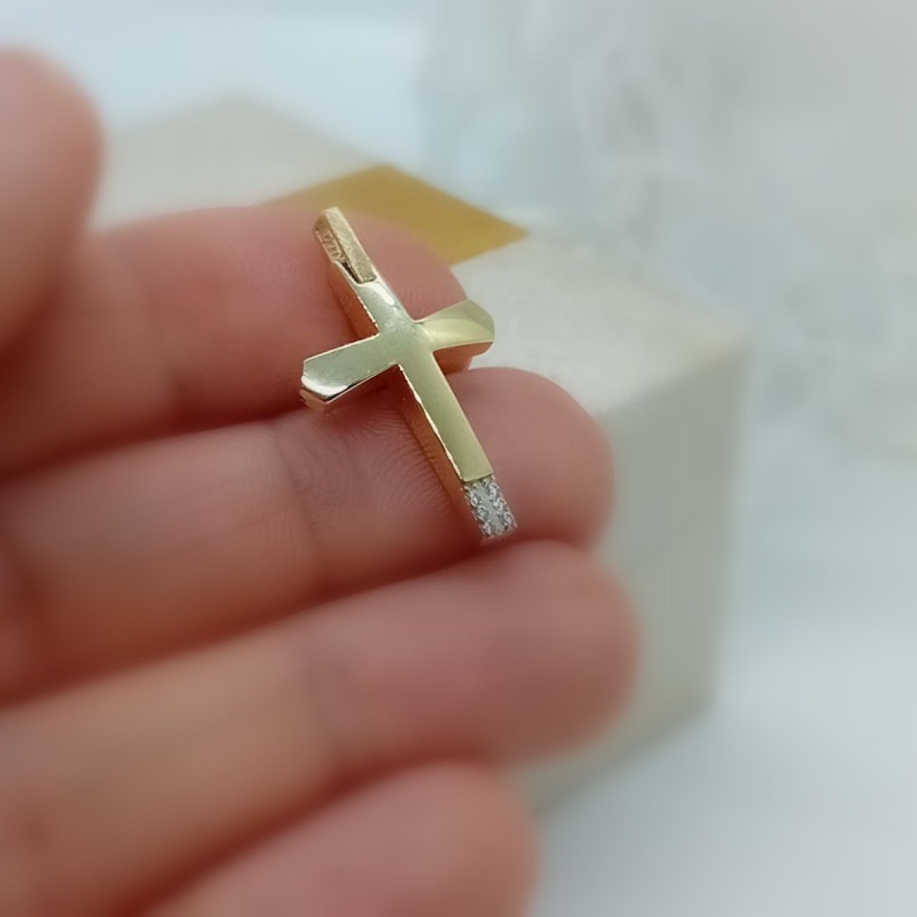 Σταυρός γυναικείος χρυσός 