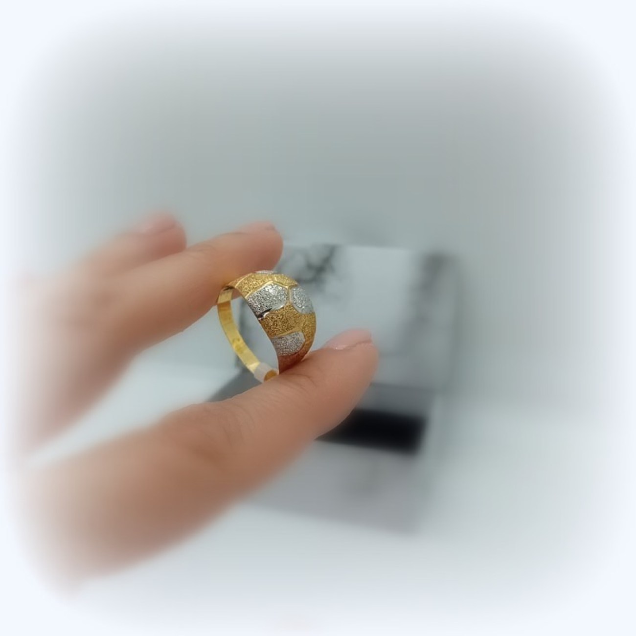 Χρυσό δαχτυλίδι "BE A QUEEN" Κ14