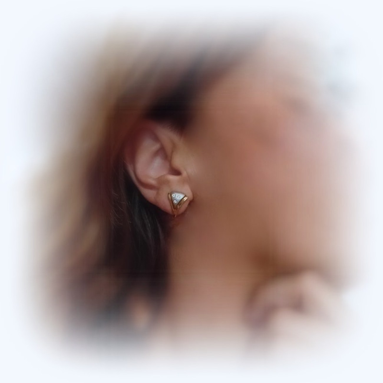 Χρυσά-λευκόχρυσα σκουλαρίκια Κ14 τρίγωνα