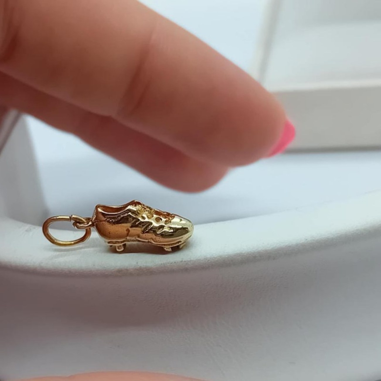 Μενταγιόν χρυσό "αθλητικό παπούτσι" Κ14