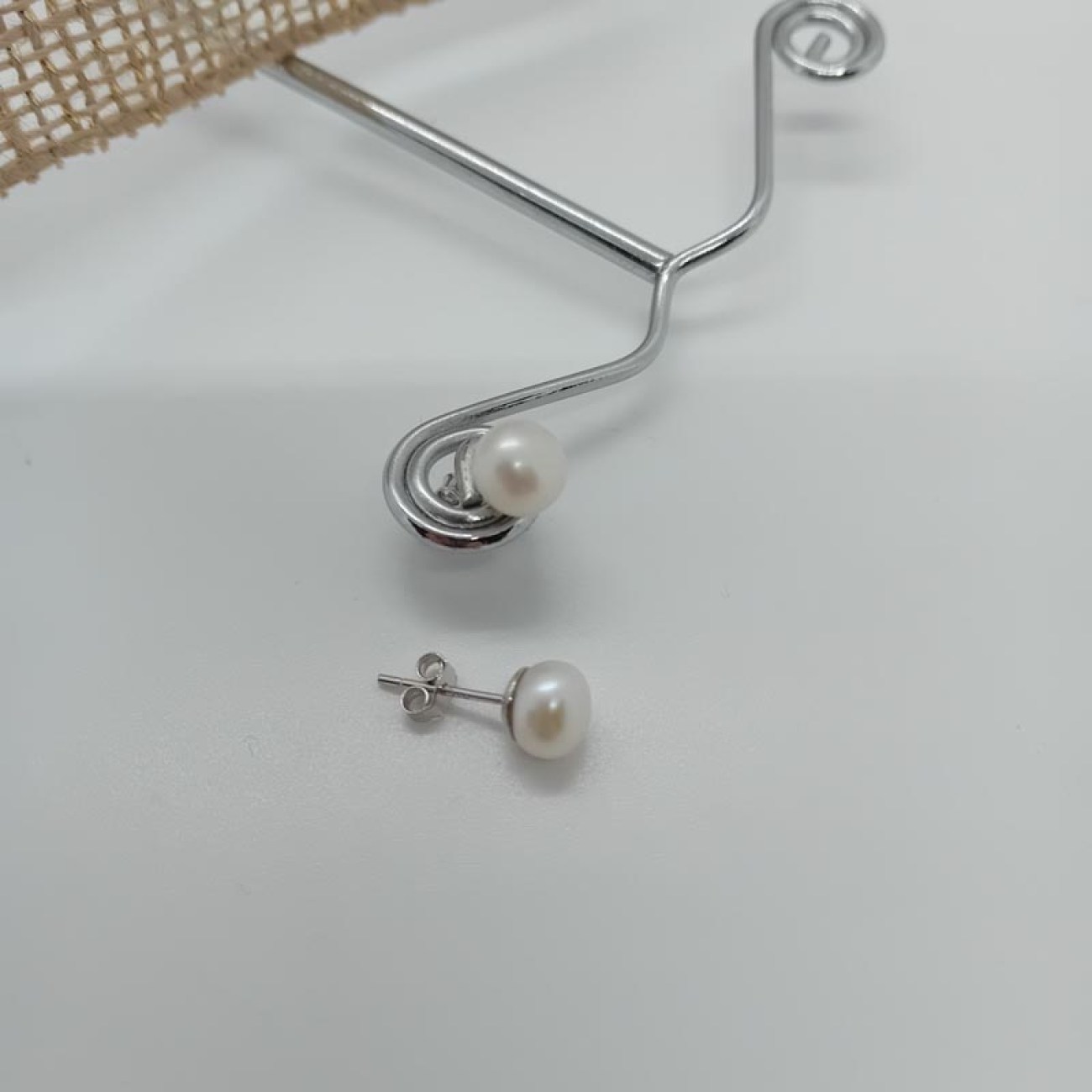Σκουλαρίκια ΑΣΗΜΙ 925 με πέρλα καρφωτά