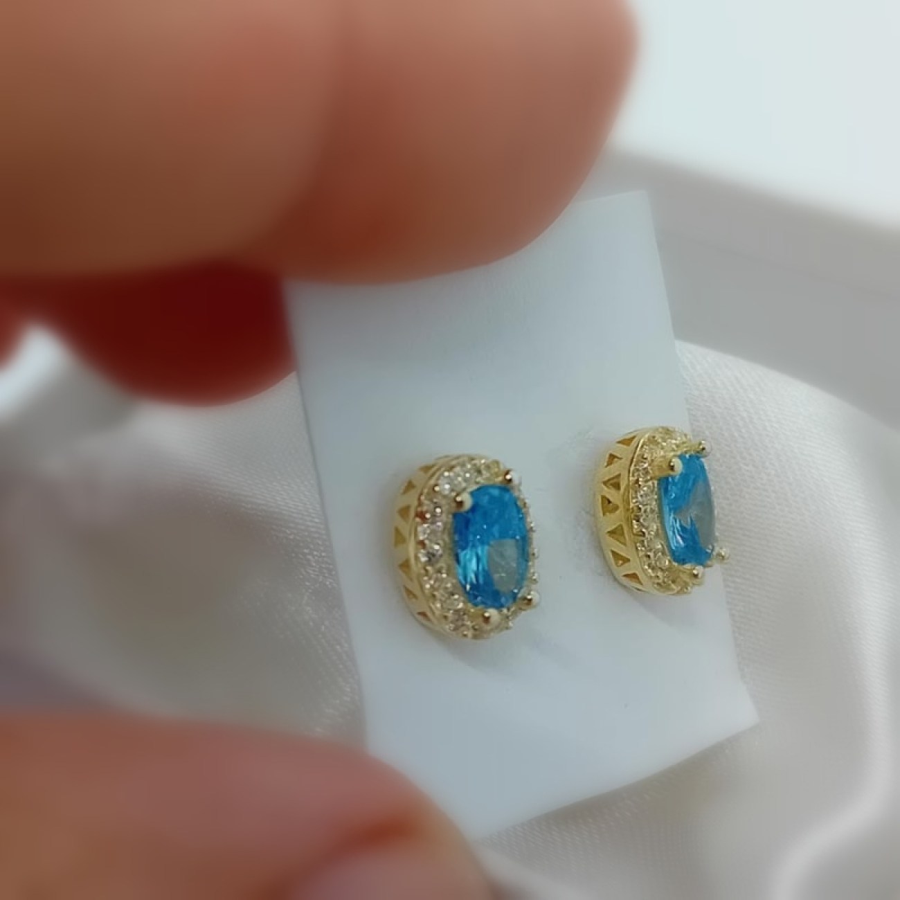 Σκουλαρίκια κουμπωτά γαλάζιο ζιργκόν