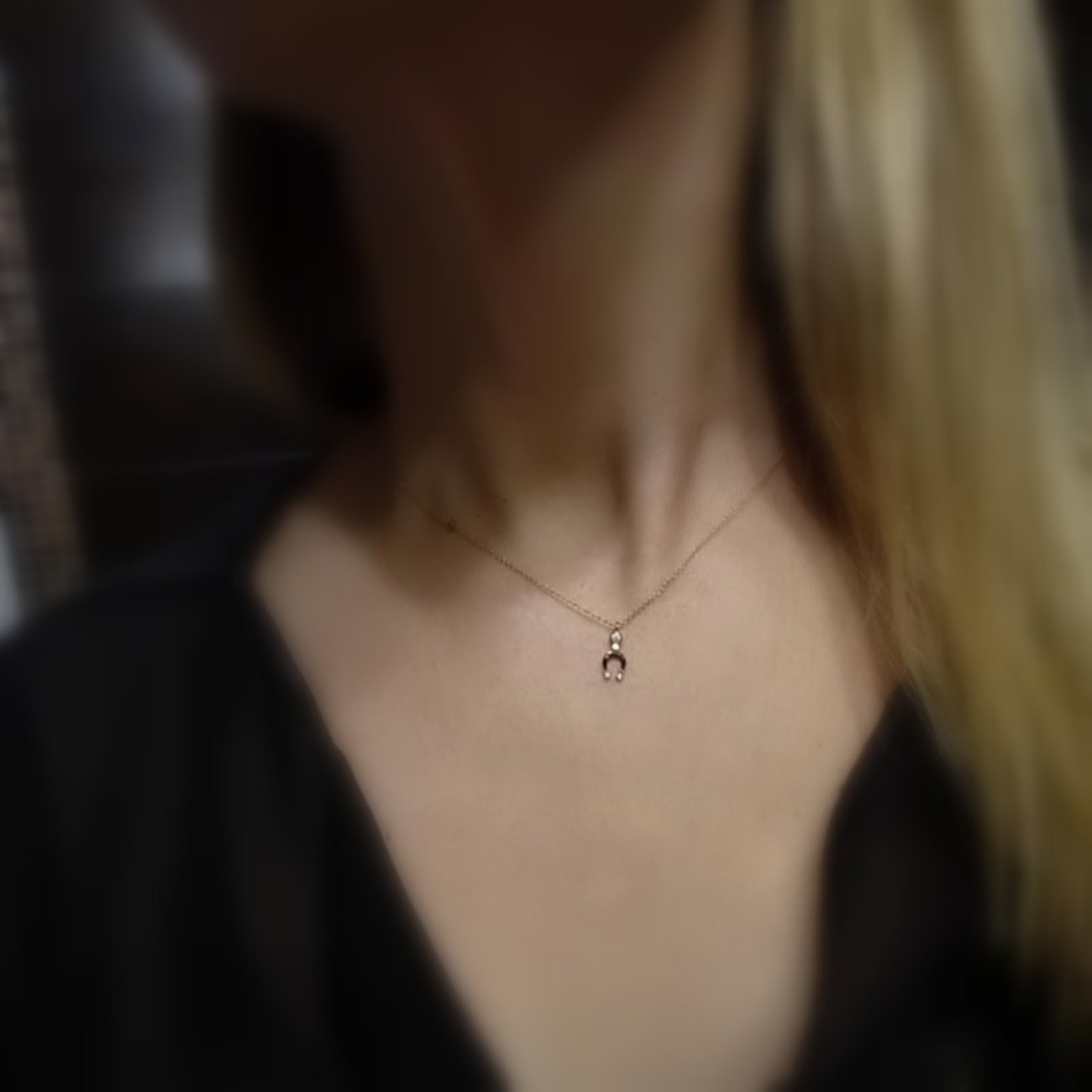 Χρυσό κολιέ Κ9 ζιργκόν πέταλο