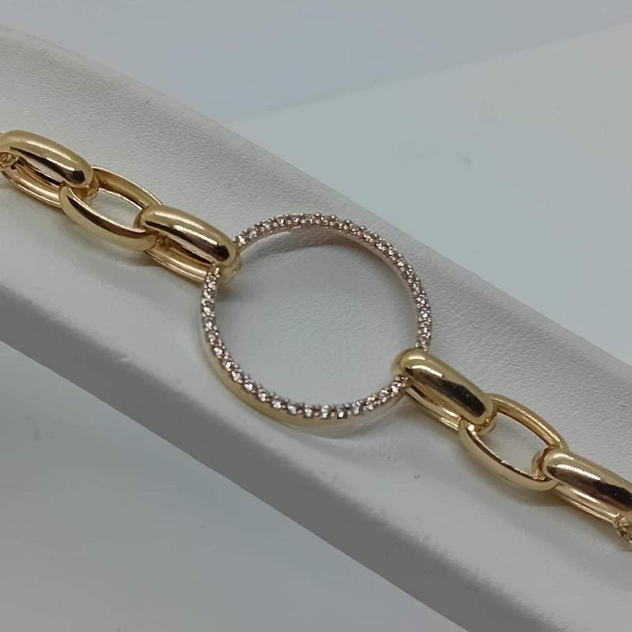 ac56e3b7-acf3-4d29-a05e-83f67bbfdb74