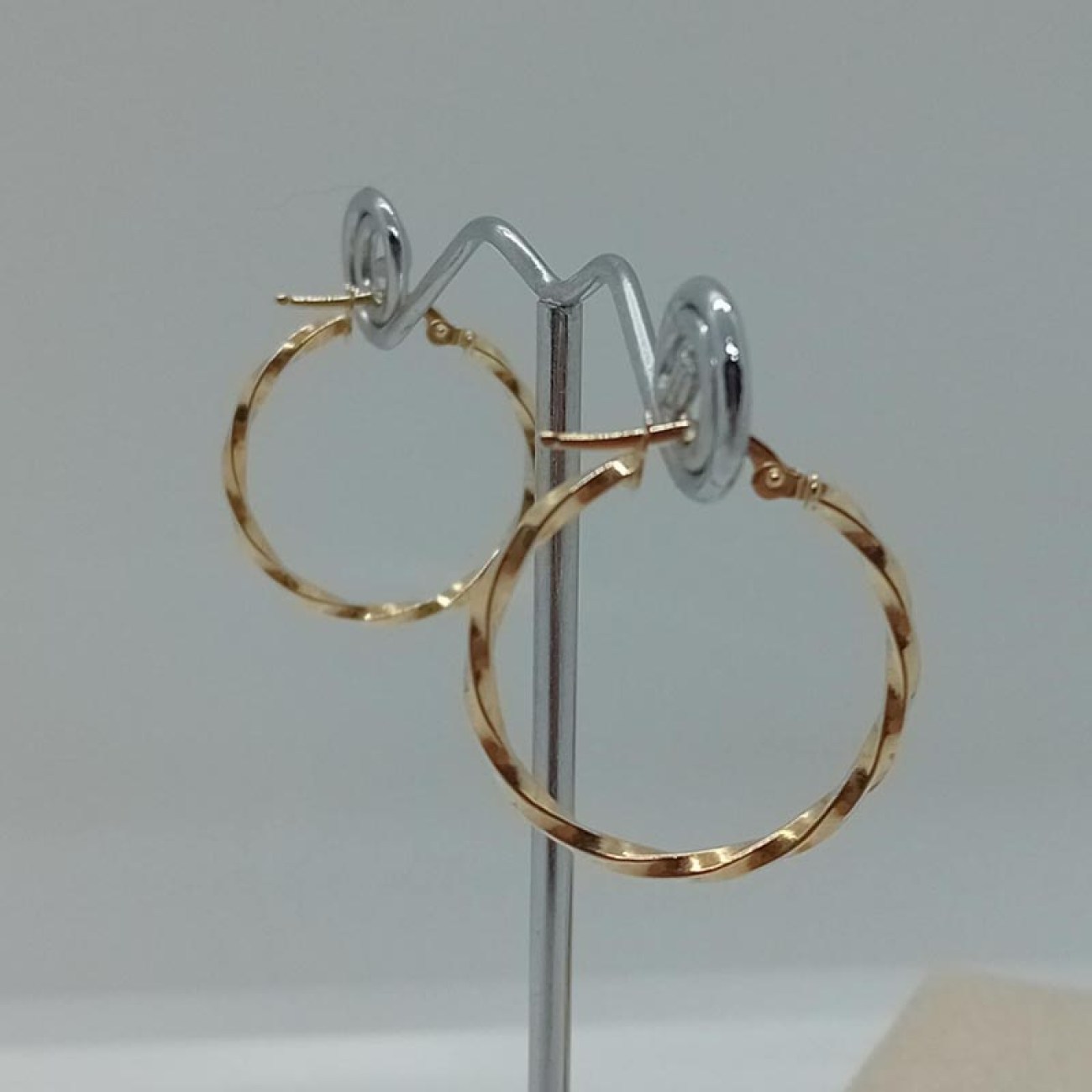 Κρίκοι μικροί χρυσοί Κ14 "στριφτοί" 