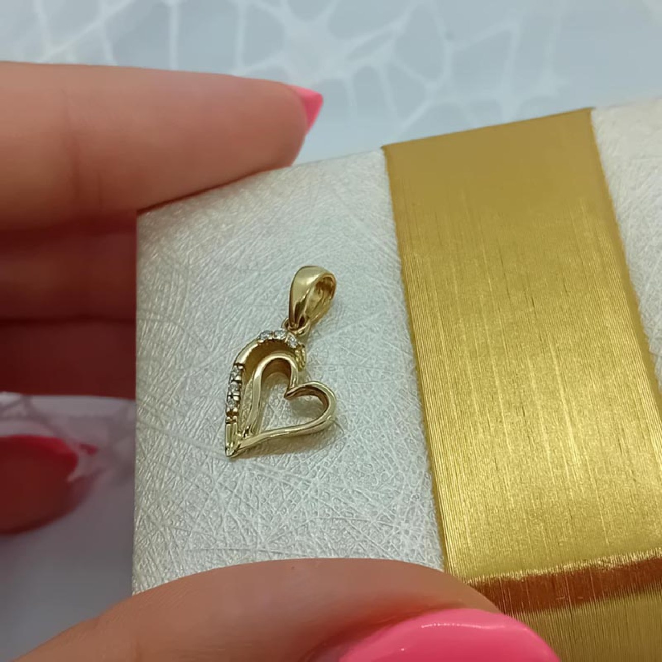 Μοντέρνα χρυσή καρδιά Κ14