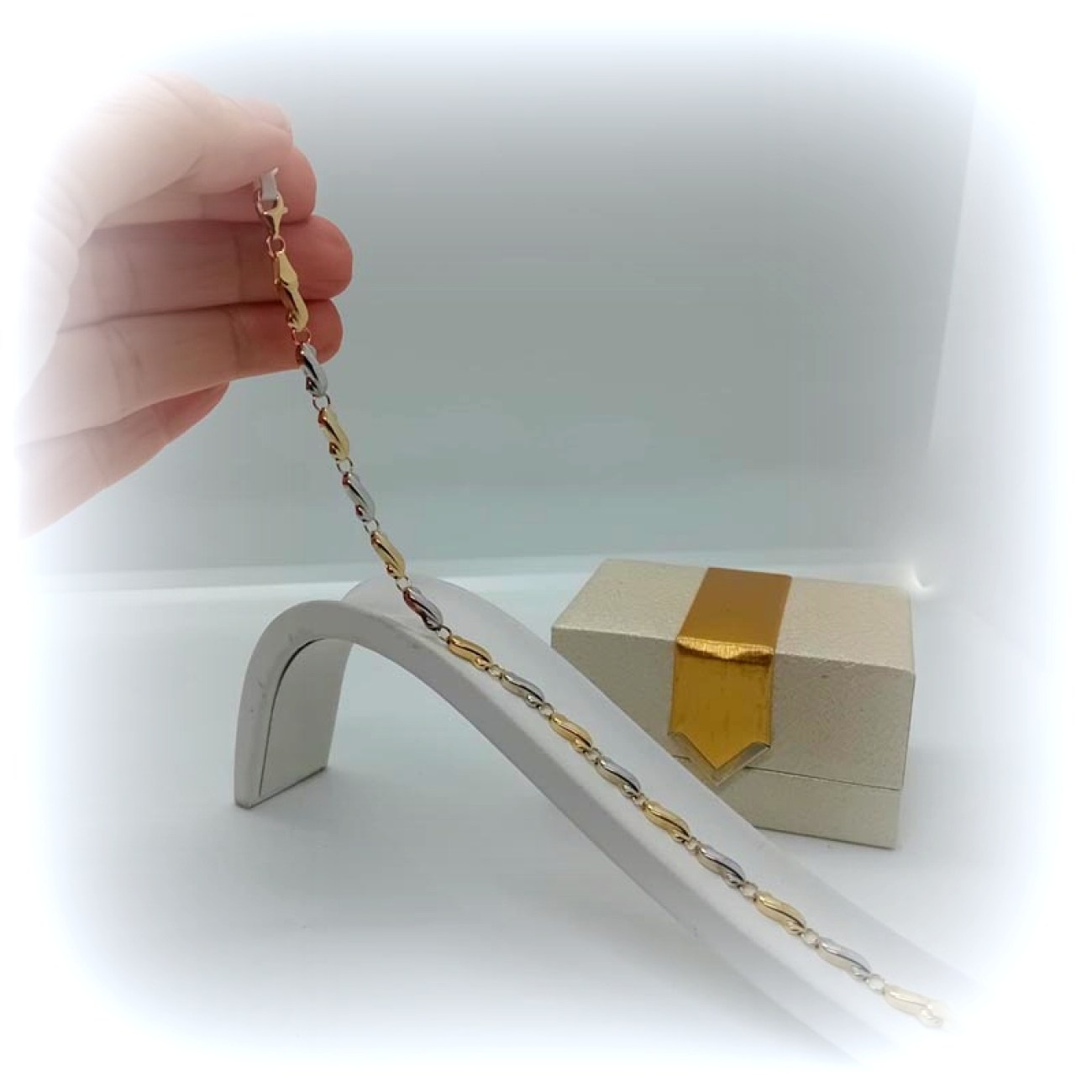 c4aca466-3302-4f84-954c-aee1f021cb78