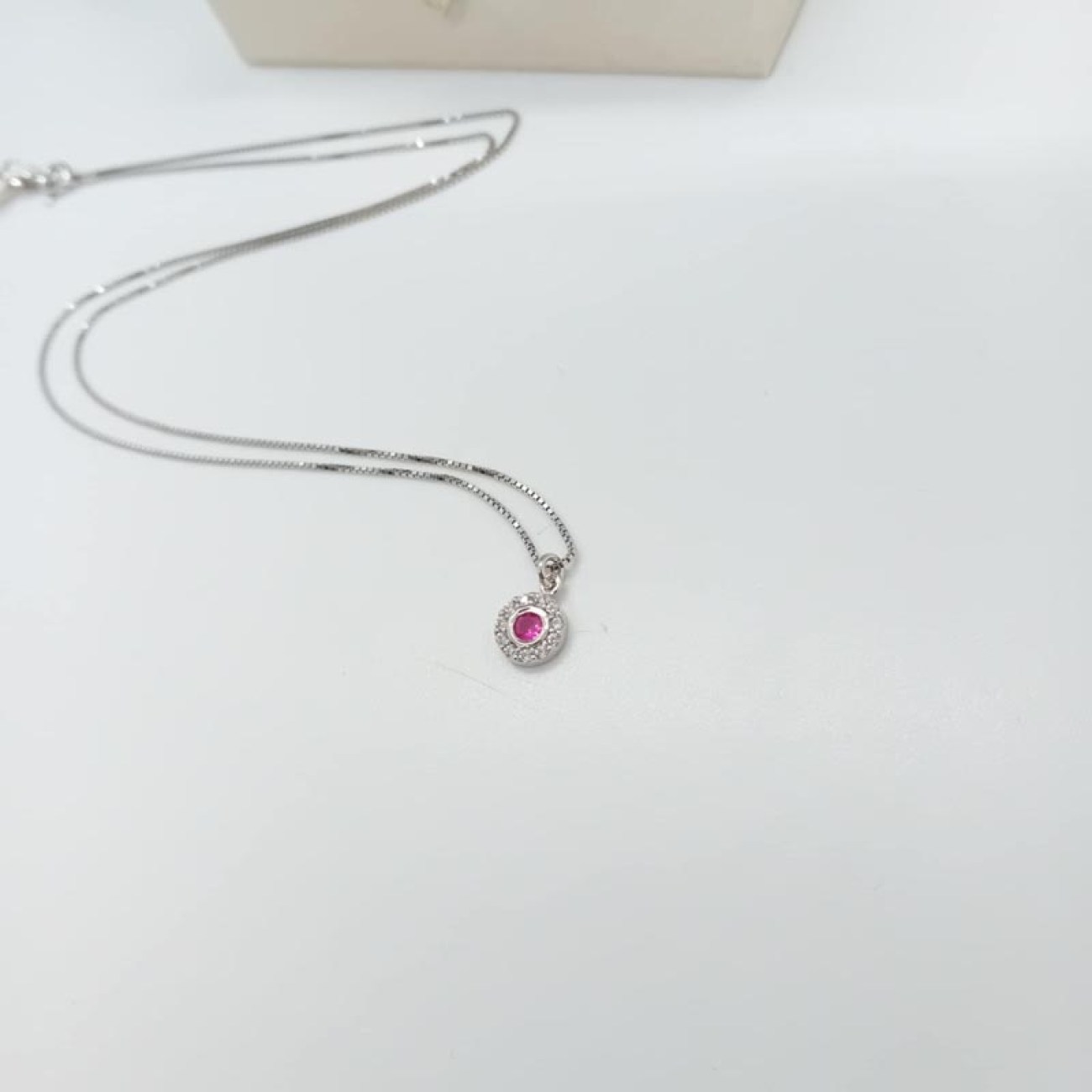 Ασημένιο κολιέ με ζιργκόν ροζ magenta