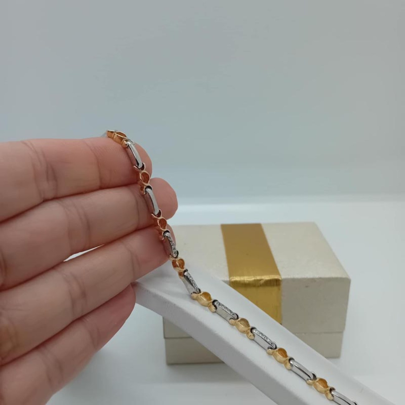 caac3d42-be5d-4c61-b49b-79b996c478de